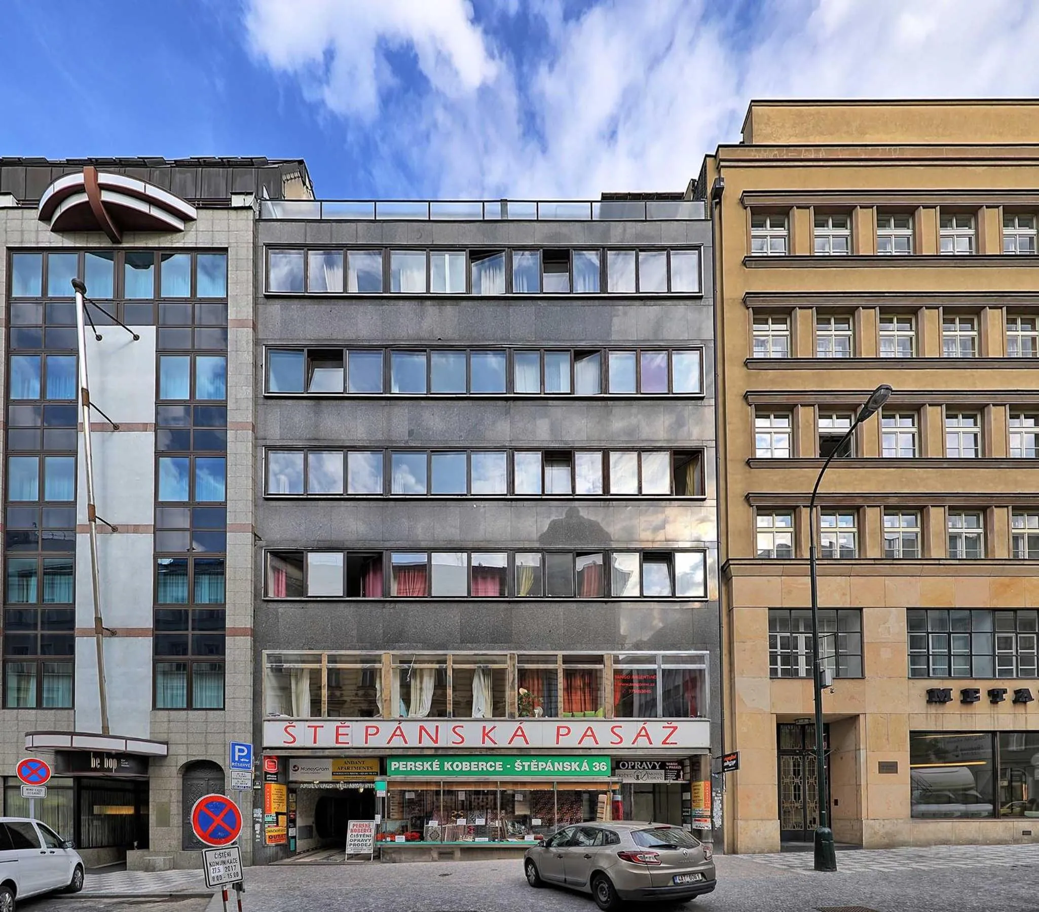 Property building in Apartments Stepanska 36