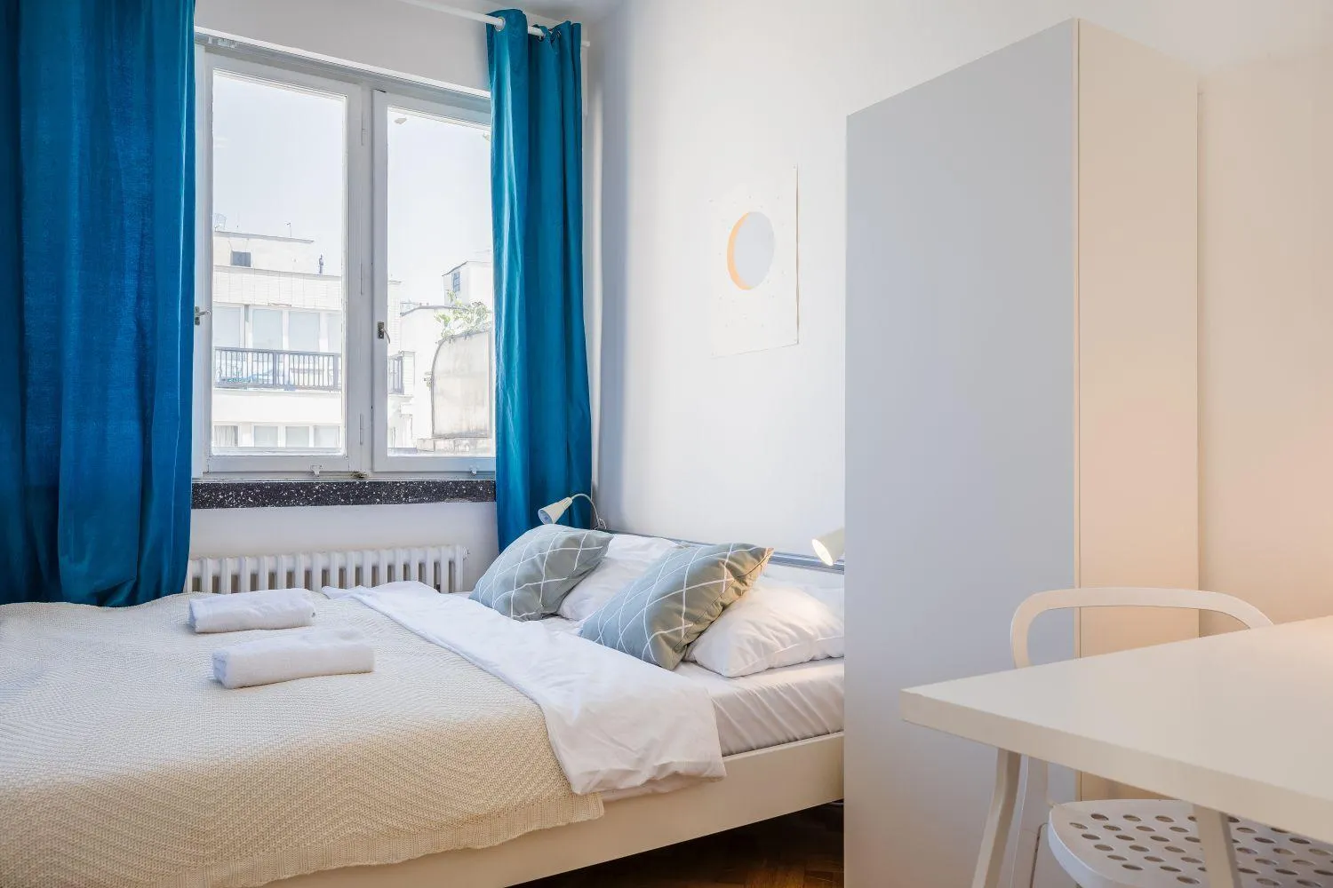 Bed in Apartments Stepanska 36