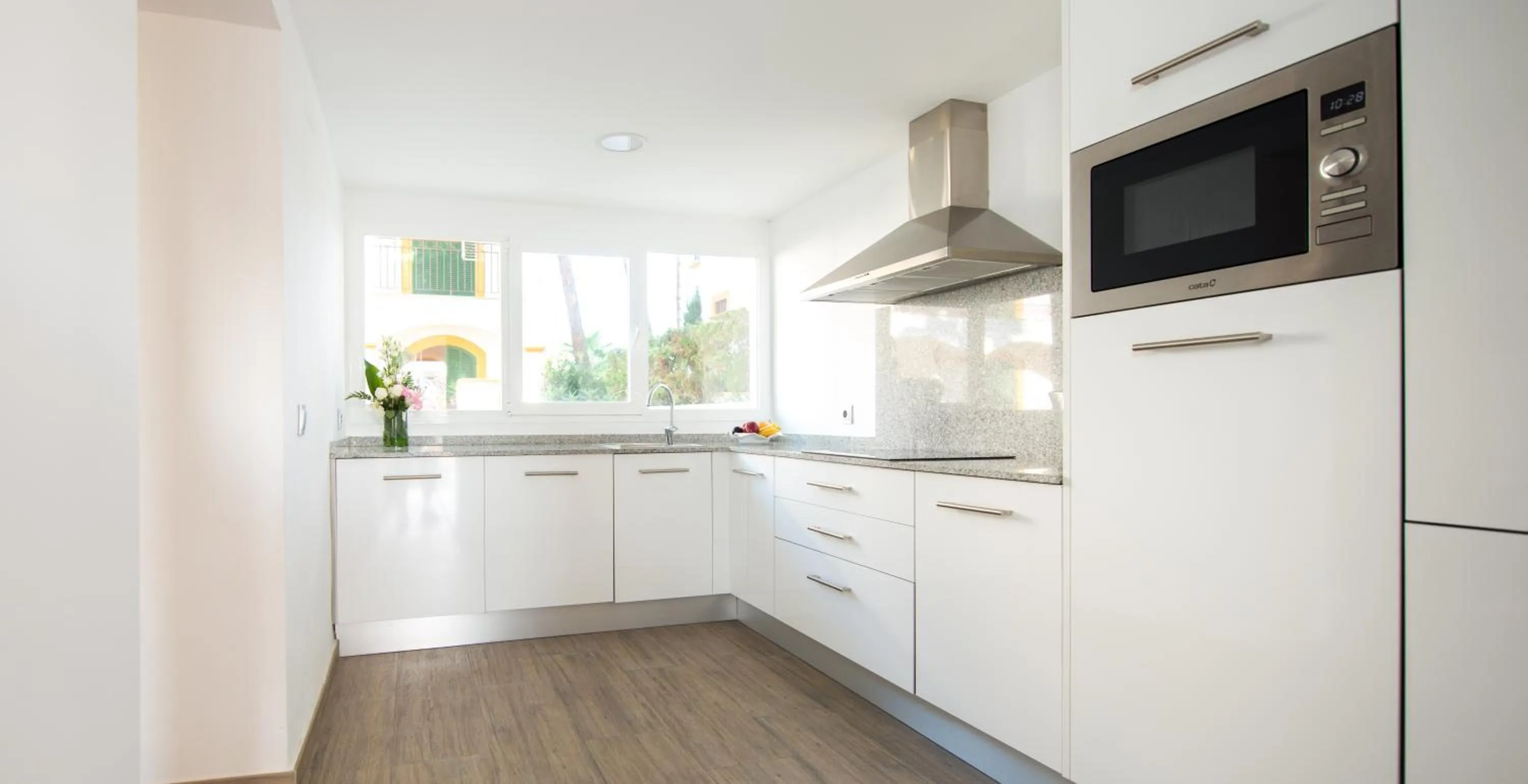 Coffee/tea facilities in Aparthotel Ona Aucanada