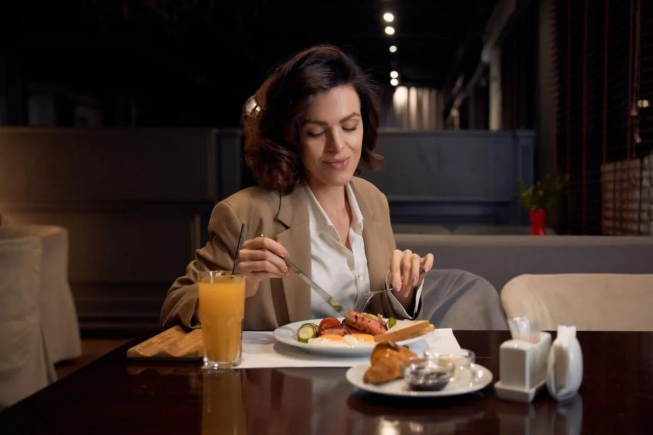 Restaurant/places to eat in Bakkara Hotel