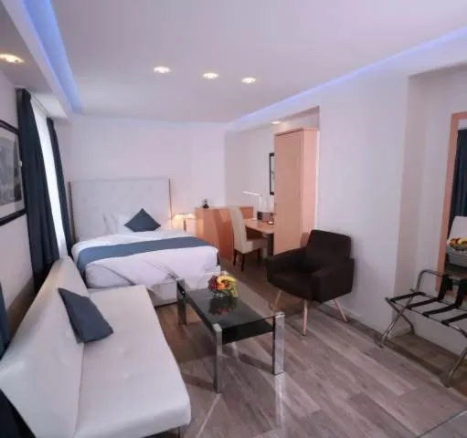 Bedroom, Bed in Hotel Savoy Bonn