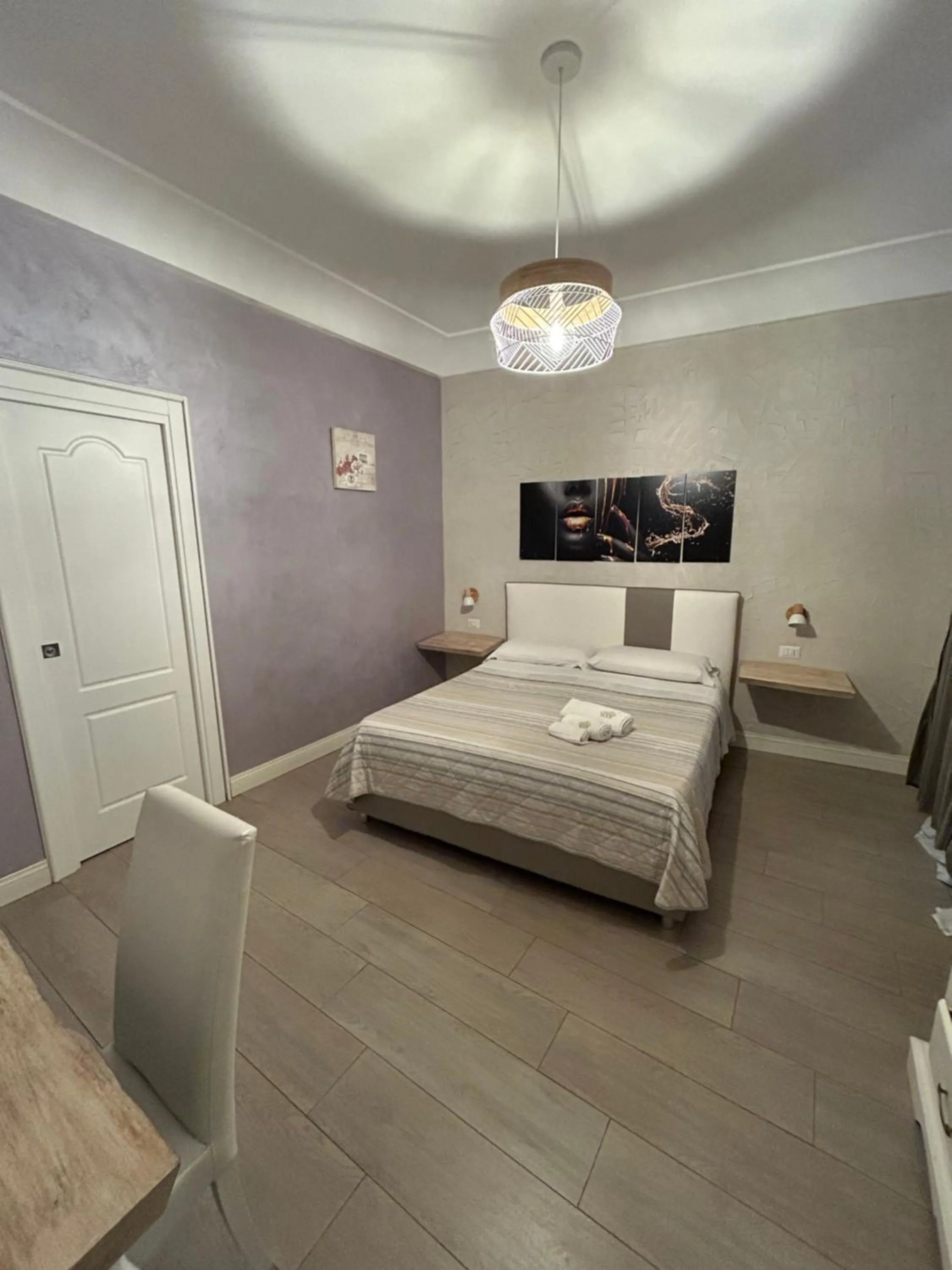 Bedroom, Bed in Chiaia Roof