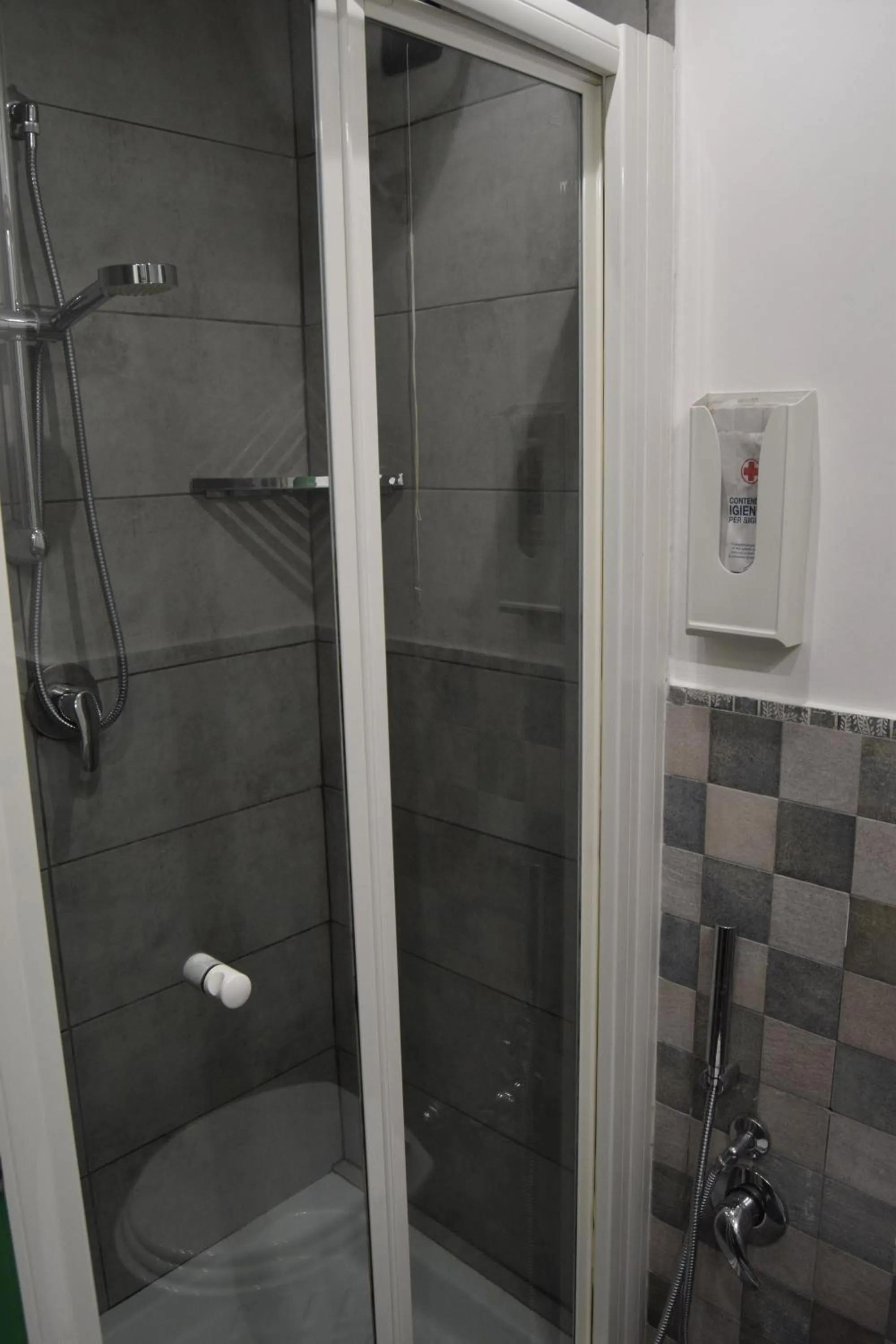 Shower in Holiday a San Pietro