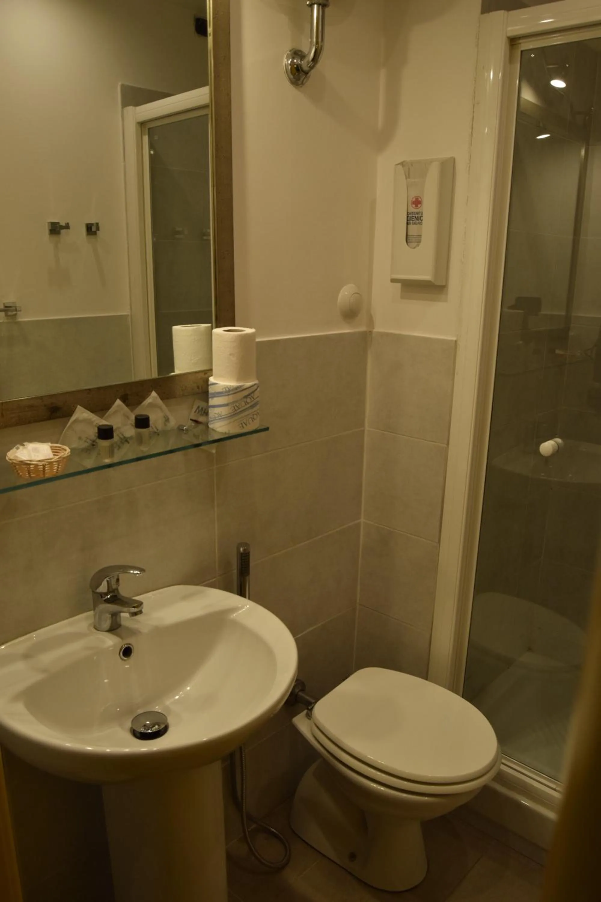 Shower in Holiday a San Pietro