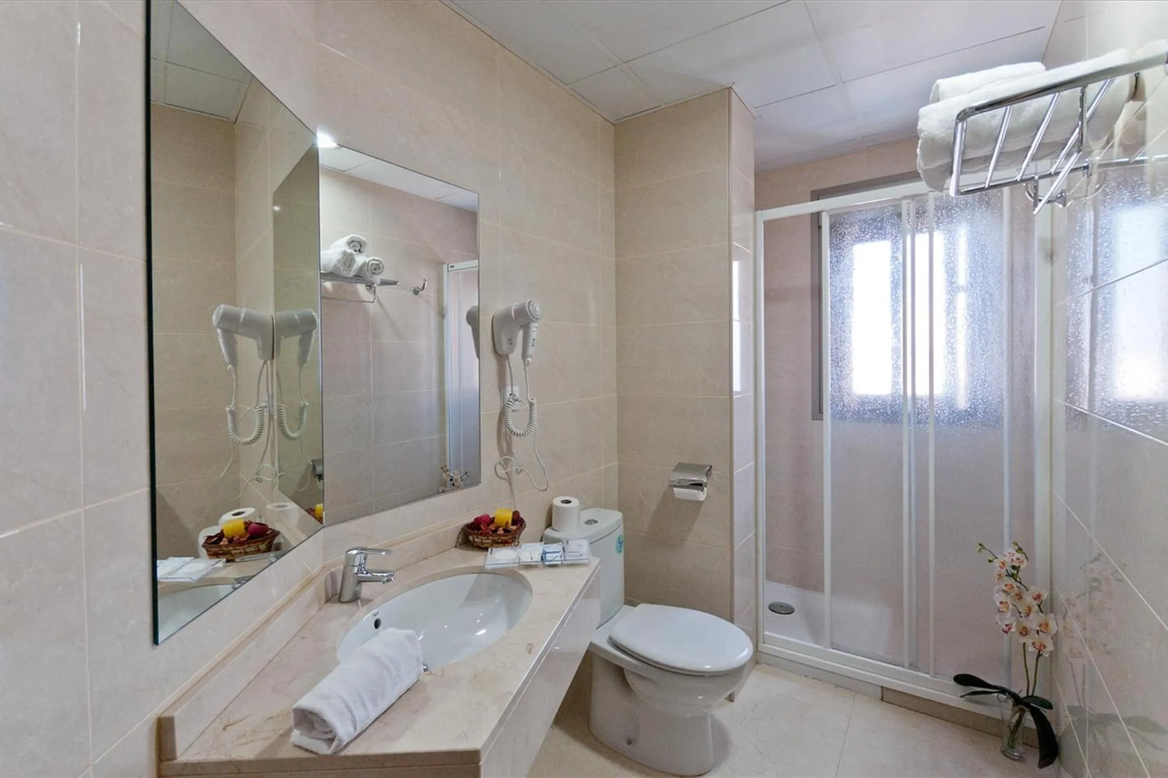 Bathroom in Hotel Verol