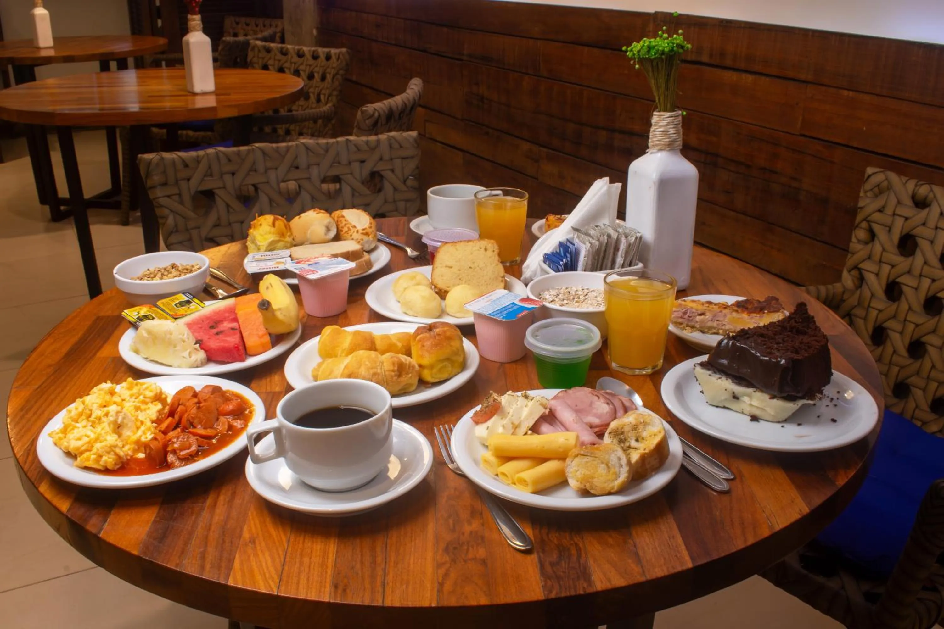 Breakfast in Hotel Barra da Lagoa by Latitud Hoteles