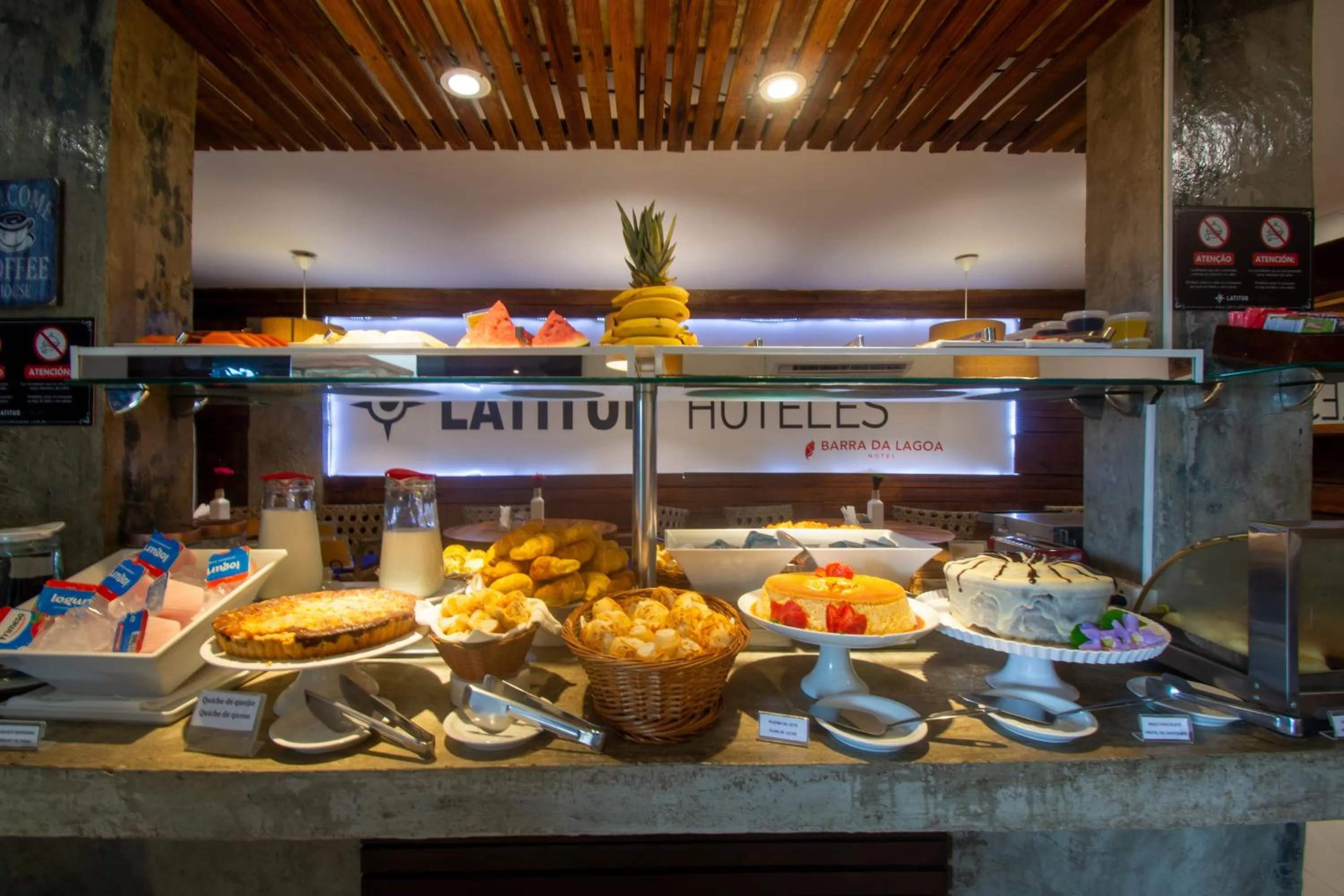 Breakfast in Hotel Barra da Lagoa by Latitud Hoteles