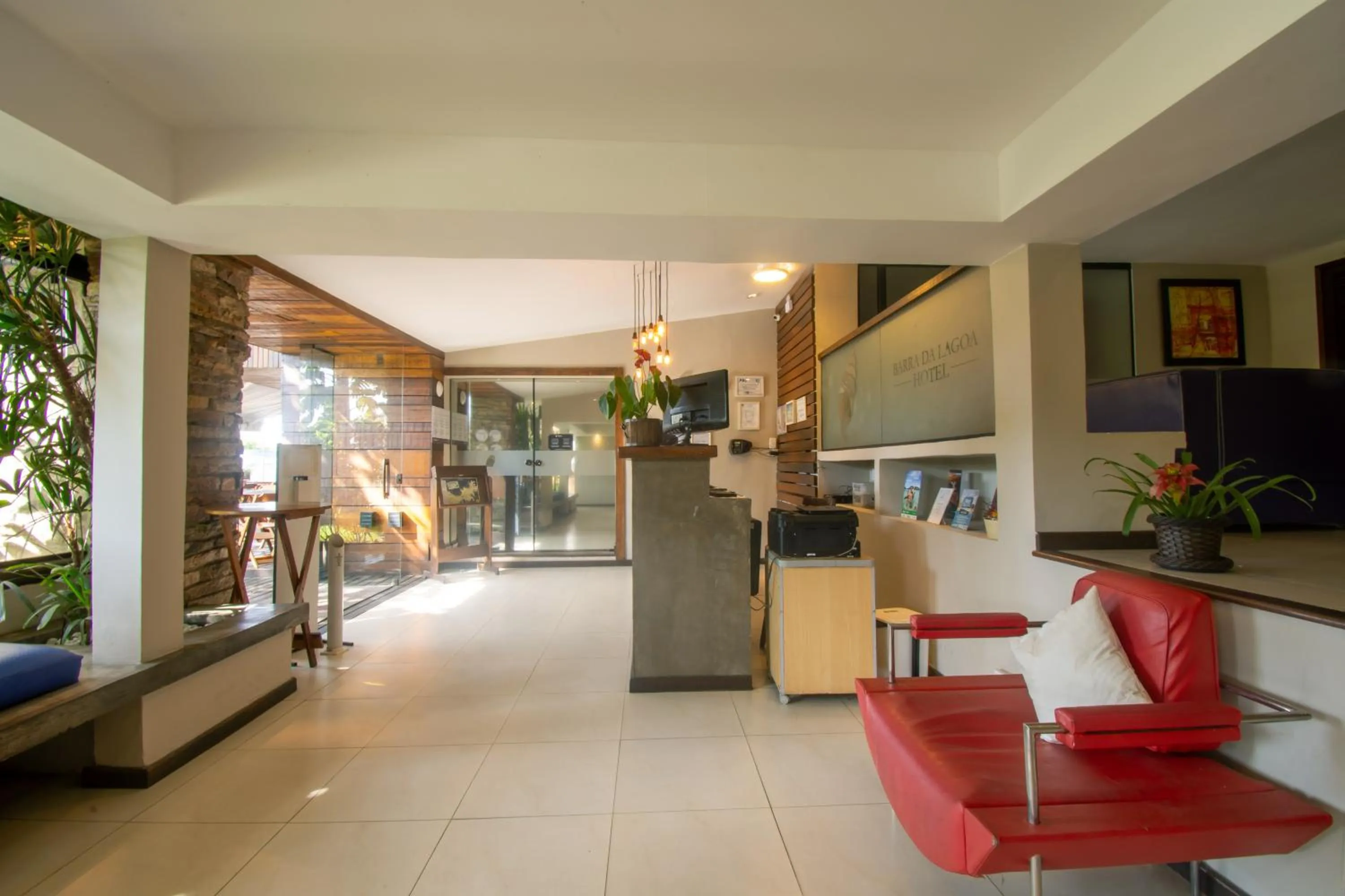 Lobby or reception in Hotel Barra da Lagoa by Latitud Hoteles