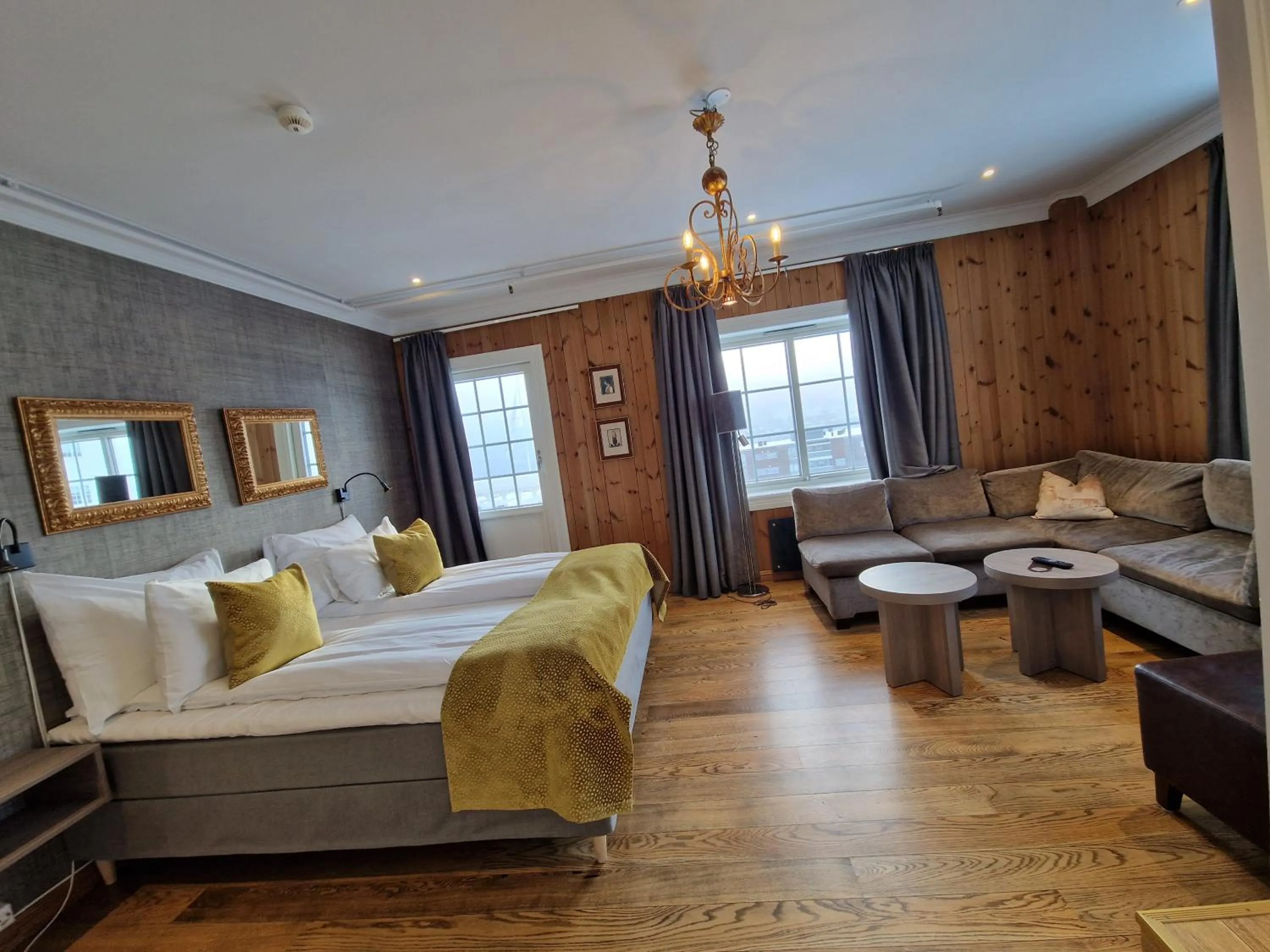 Bed in Dr. Holms Hotel