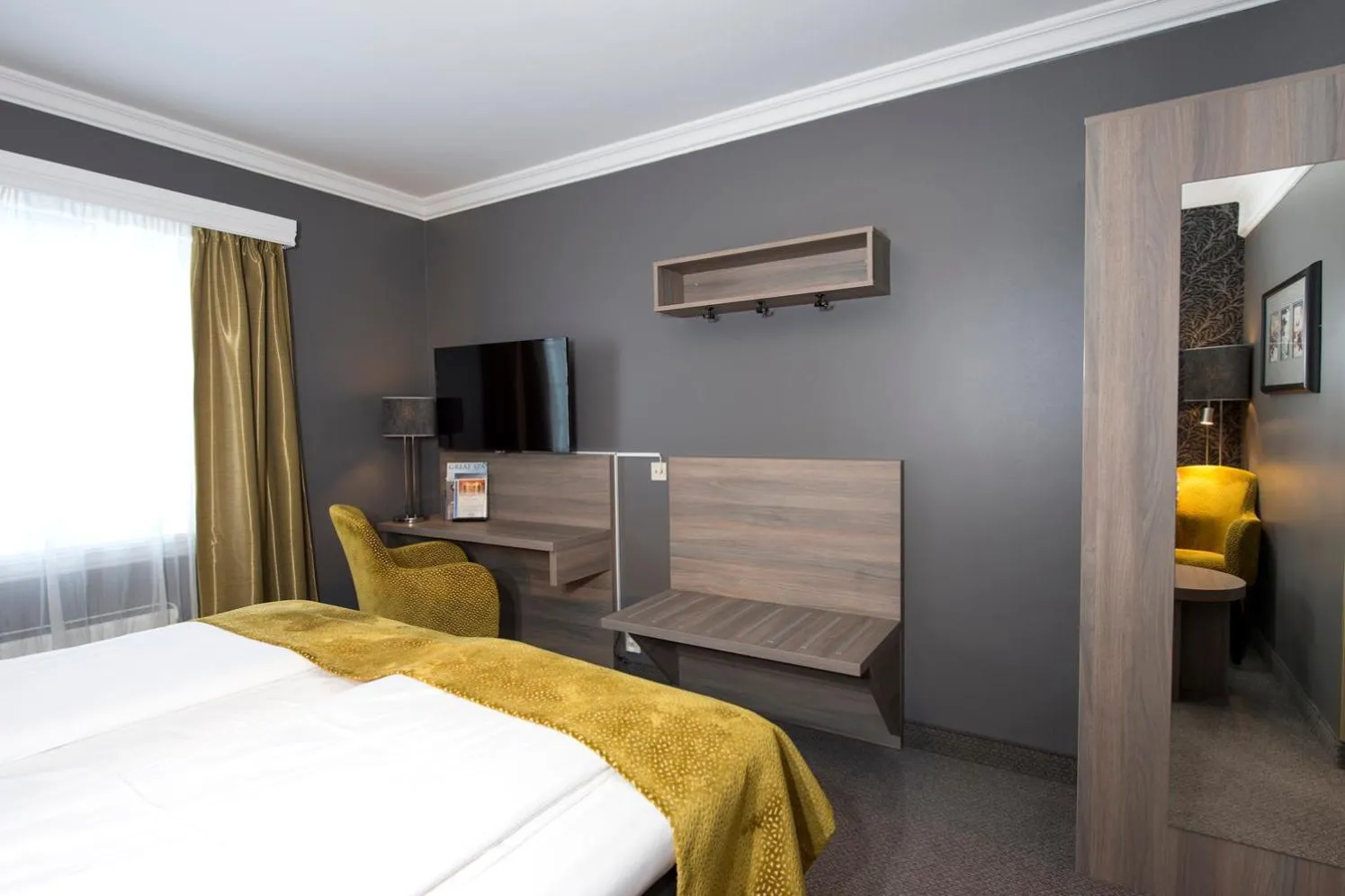 Bed in Dr. Holms Hotel