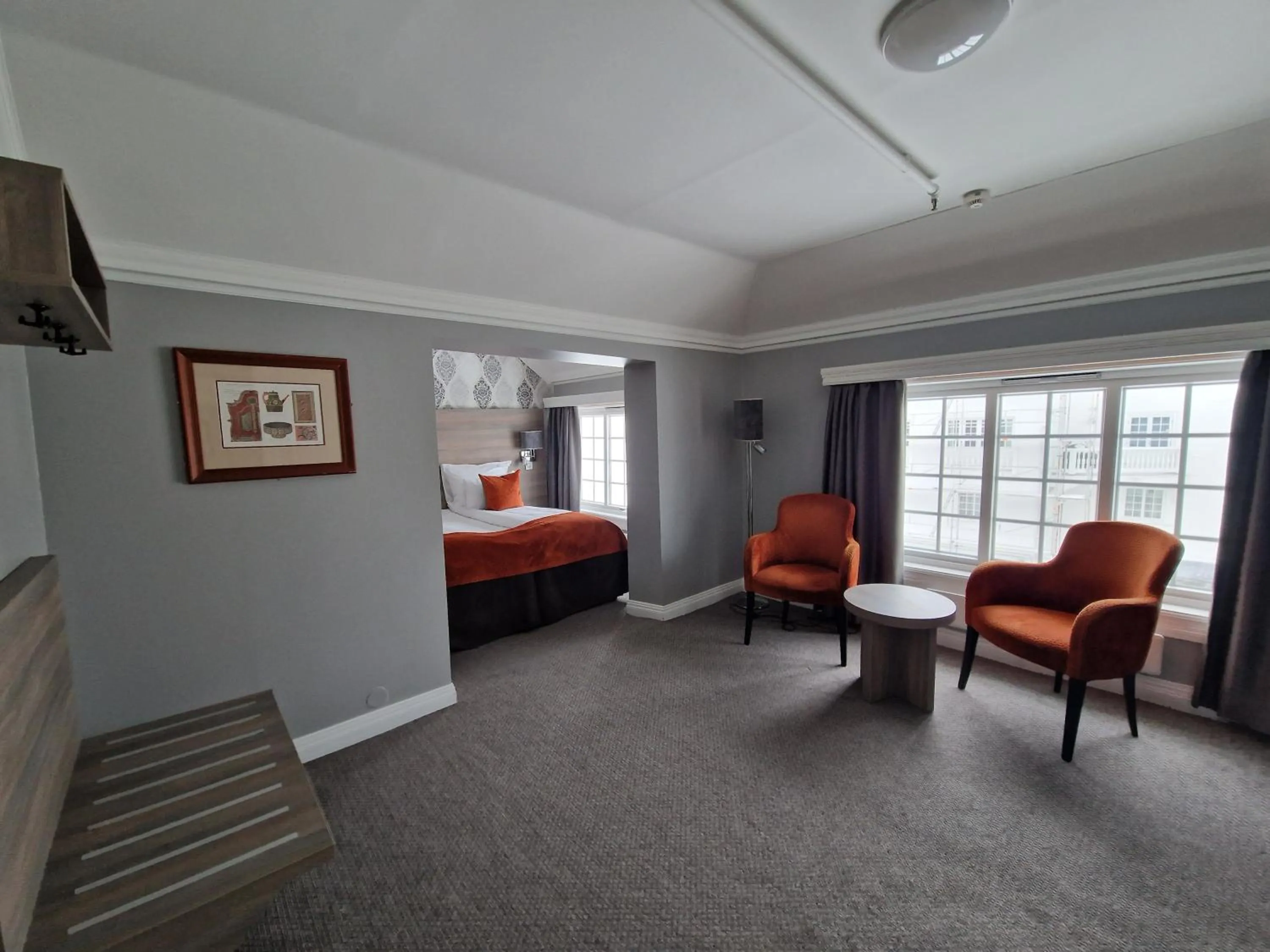 Photo of the whole room, Bed in Dr. Holms Hotel