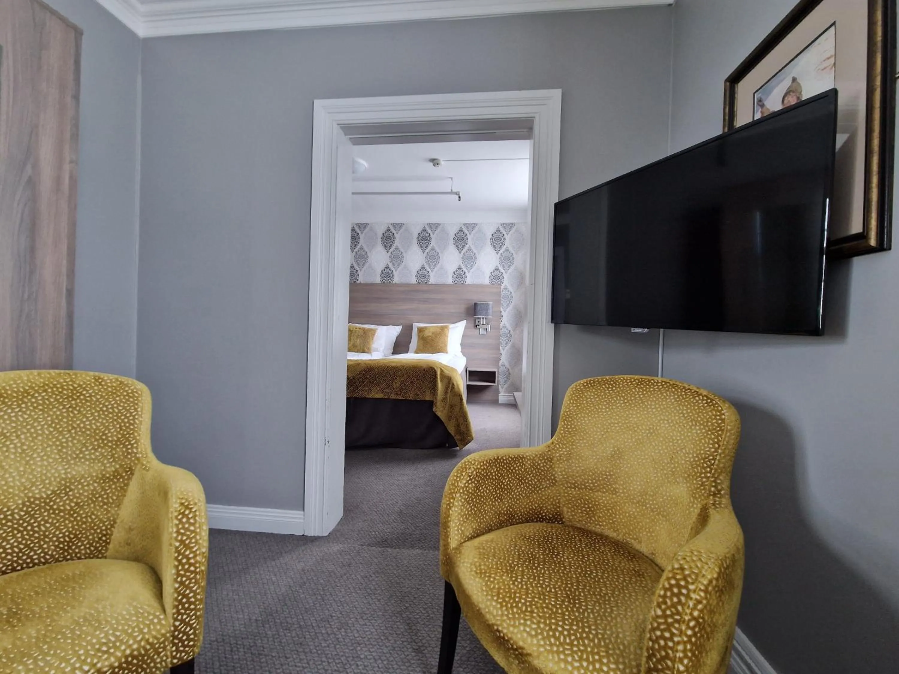 Bed in Dr. Holms Hotel