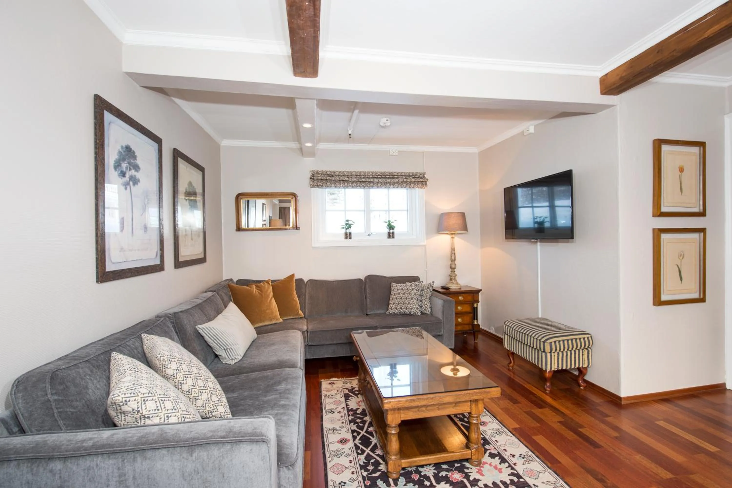 TV and multimedia in Dr. Holms Hotel