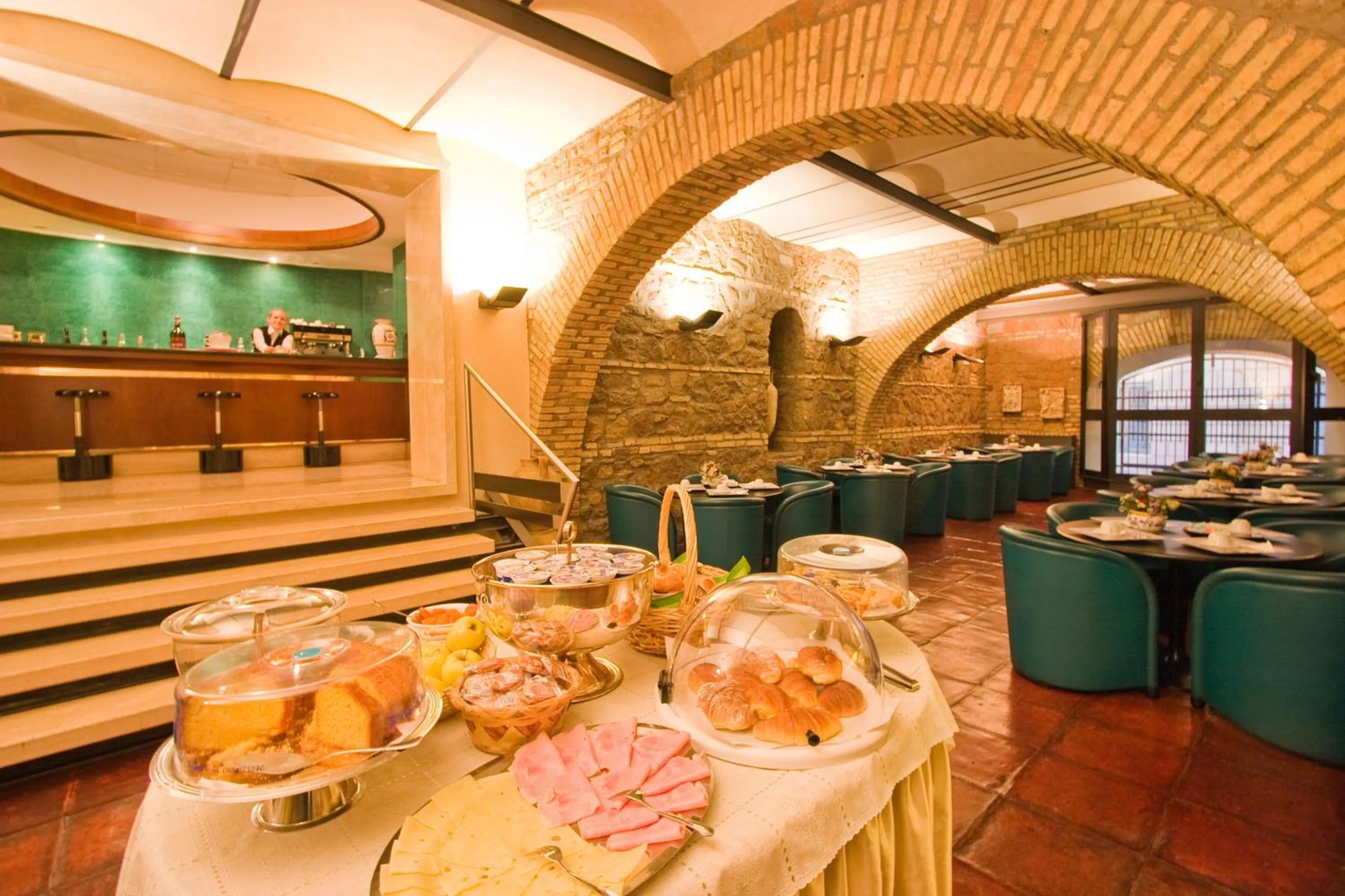 Restaurant/places to eat in Hotel Laurentia