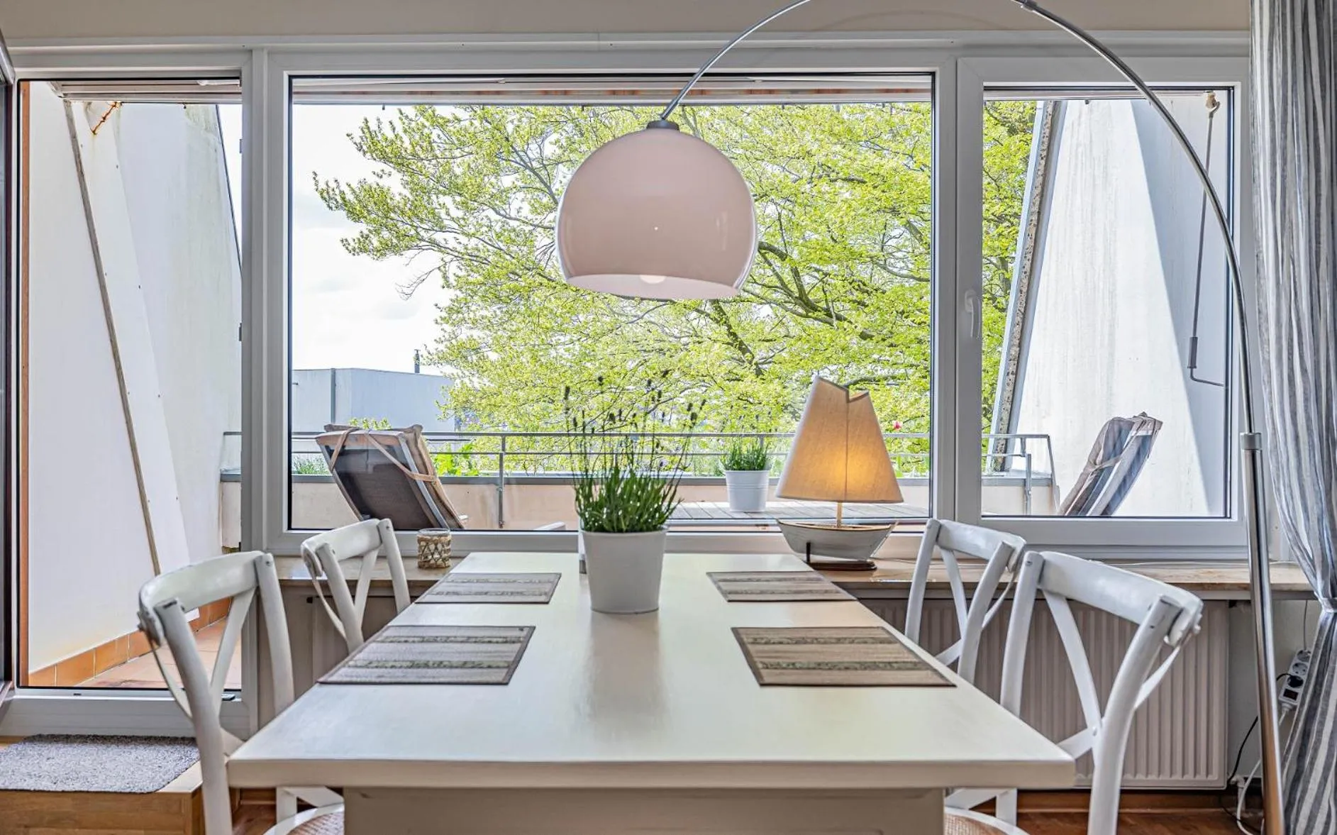 fewo1846 - EastSide - komfortables Apartment im 2 OG mit Balkon und TG-Stellplatz