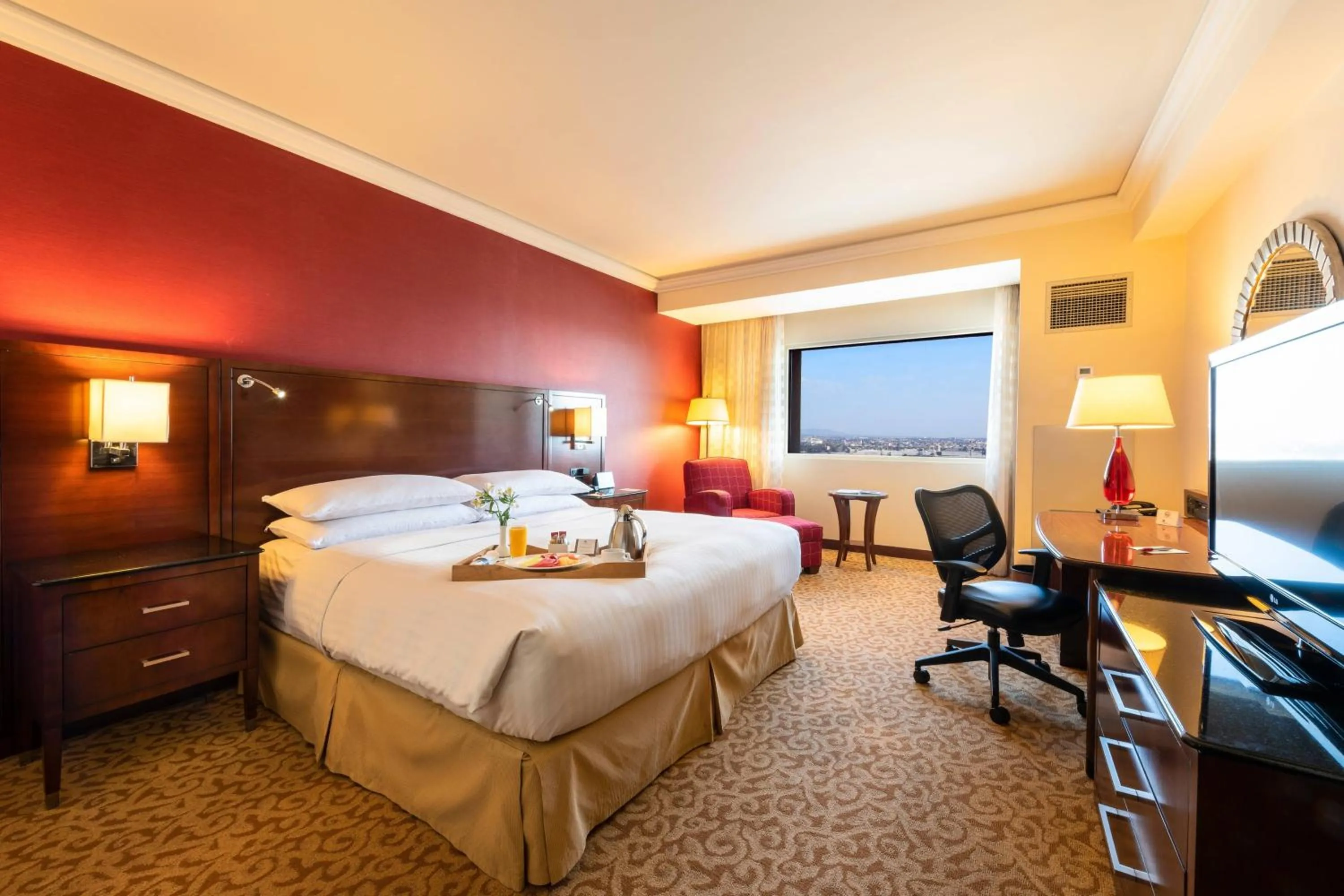 Photo of the whole room, Bed in Aguascalientes Marriott Hotel