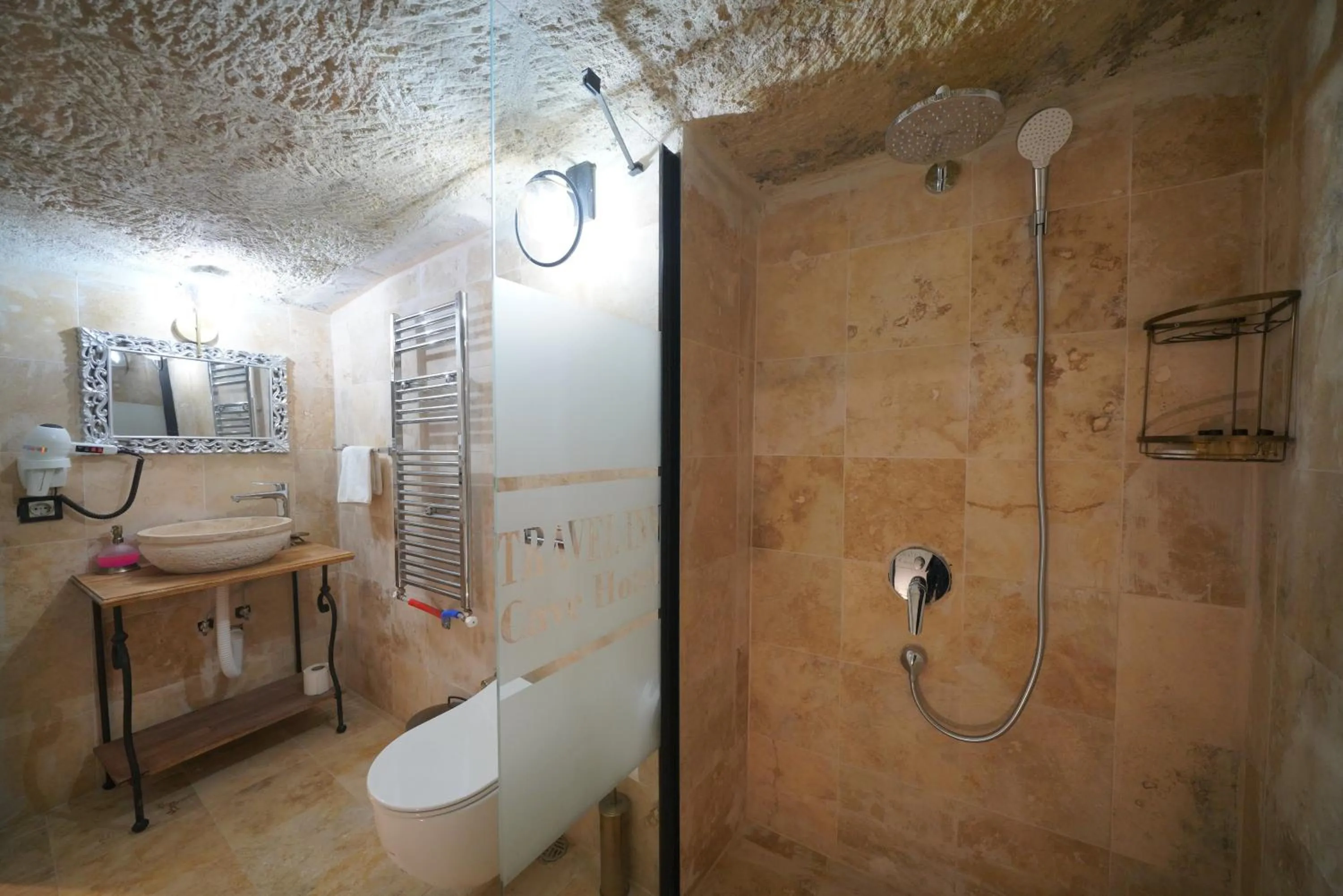 Shower in Travel Inn Cave Hotel