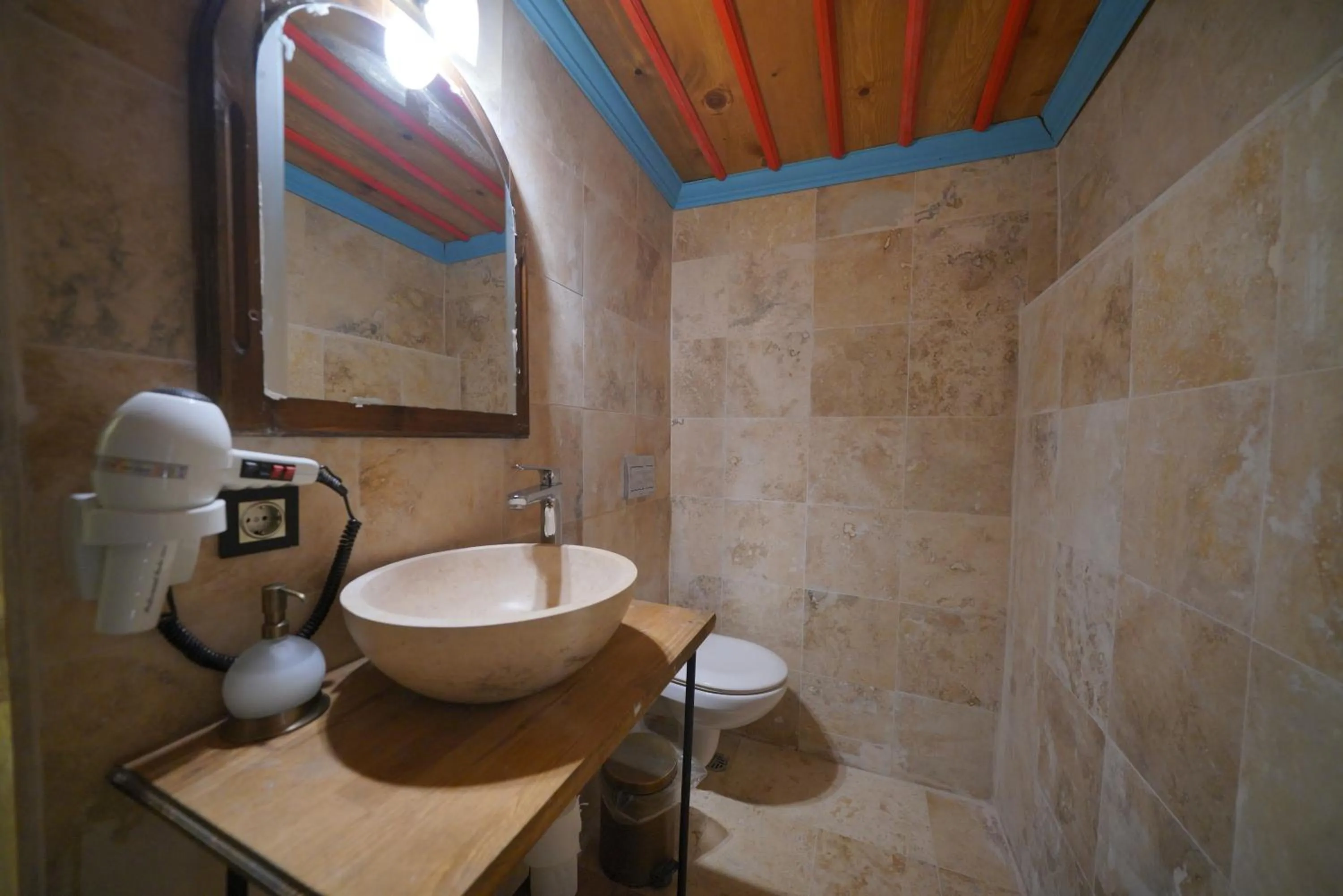 Toilet in Travel Inn Cave Hotel