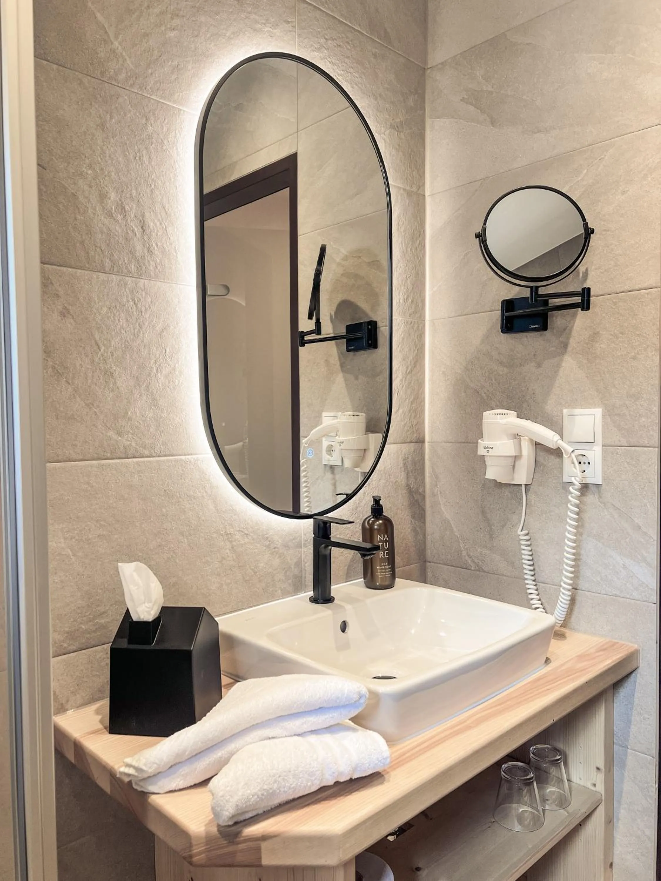 Bathroom in Hotel Johanna mitten im Ötztal