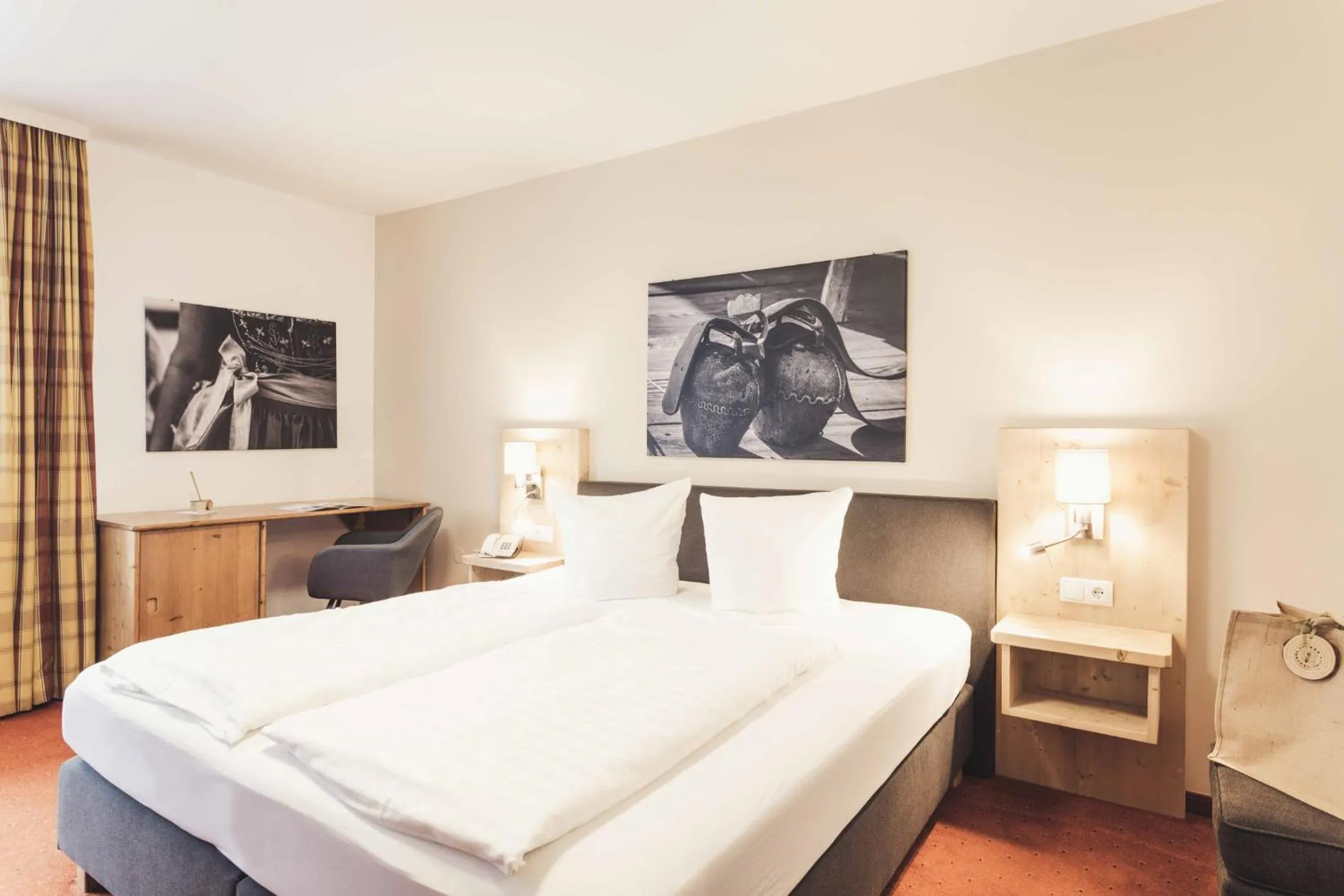 Photo of the whole room, Bed in Hotel Johanna mitten im Ötztal