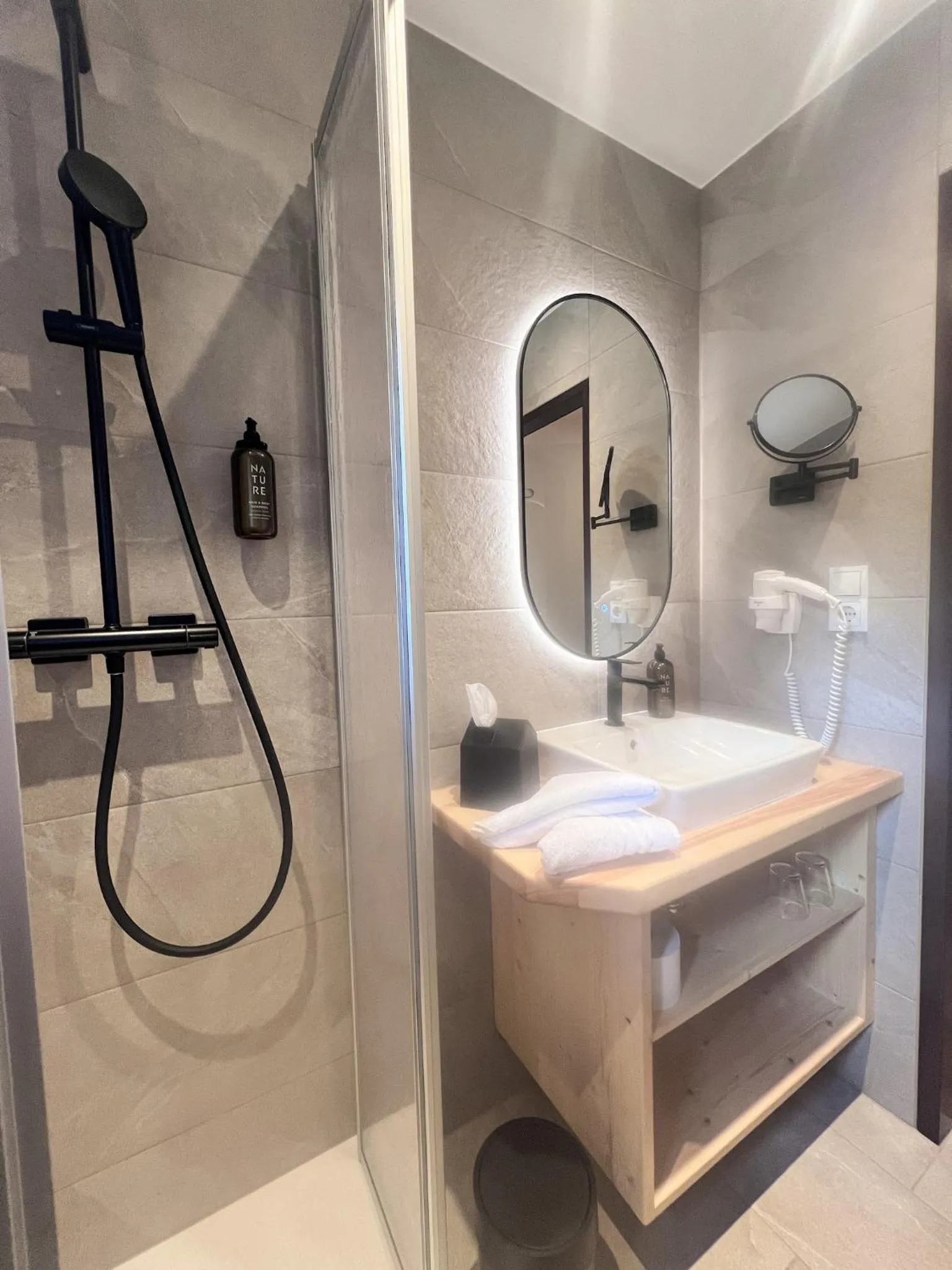 Bathroom in Hotel Johanna mitten im Ötztal