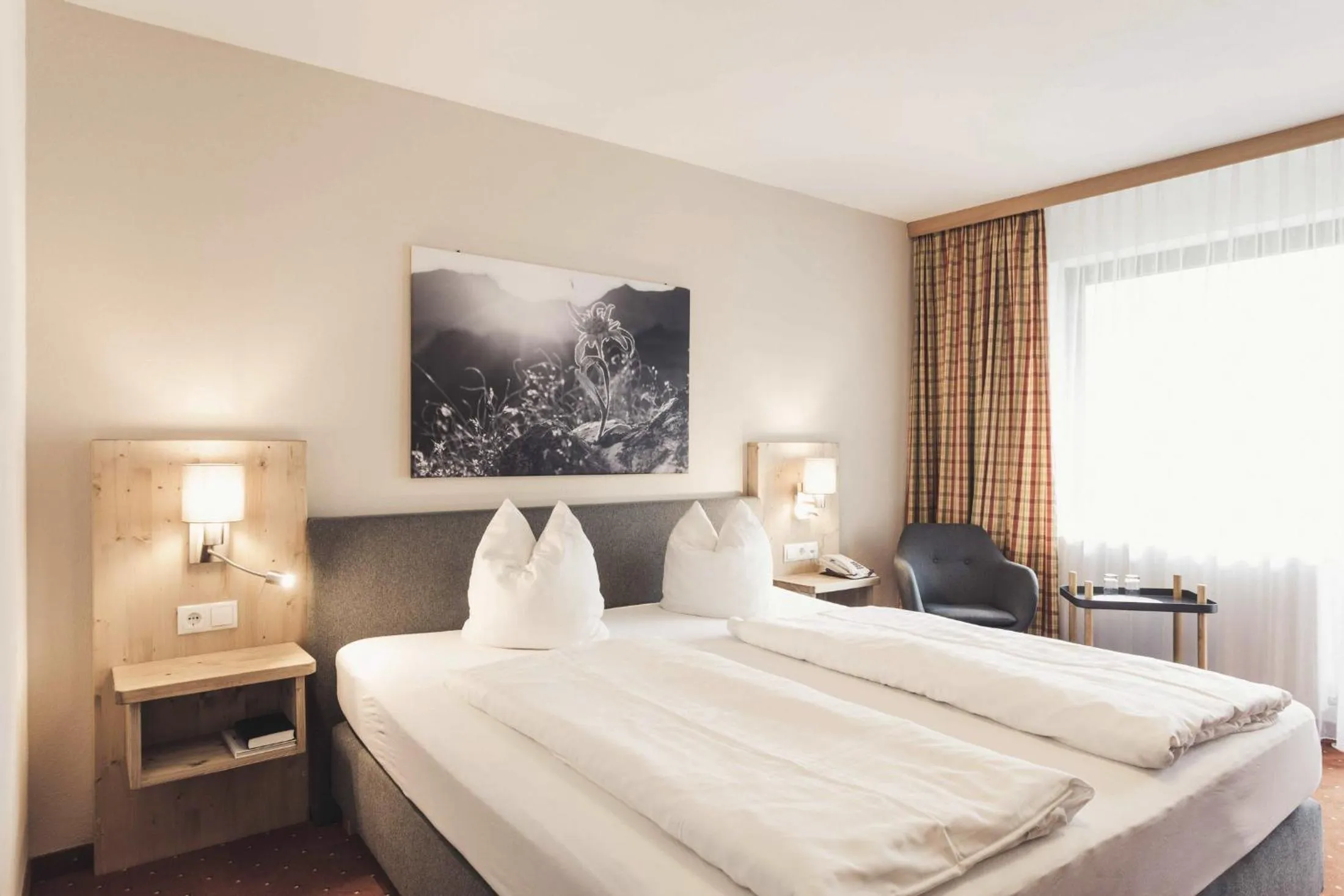 Photo of the whole room, Bed in Hotel Johanna mitten im Ötztal