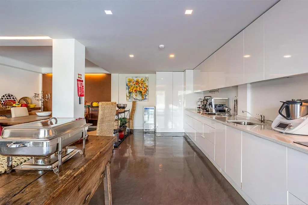 Dining area in Kochab Comporta