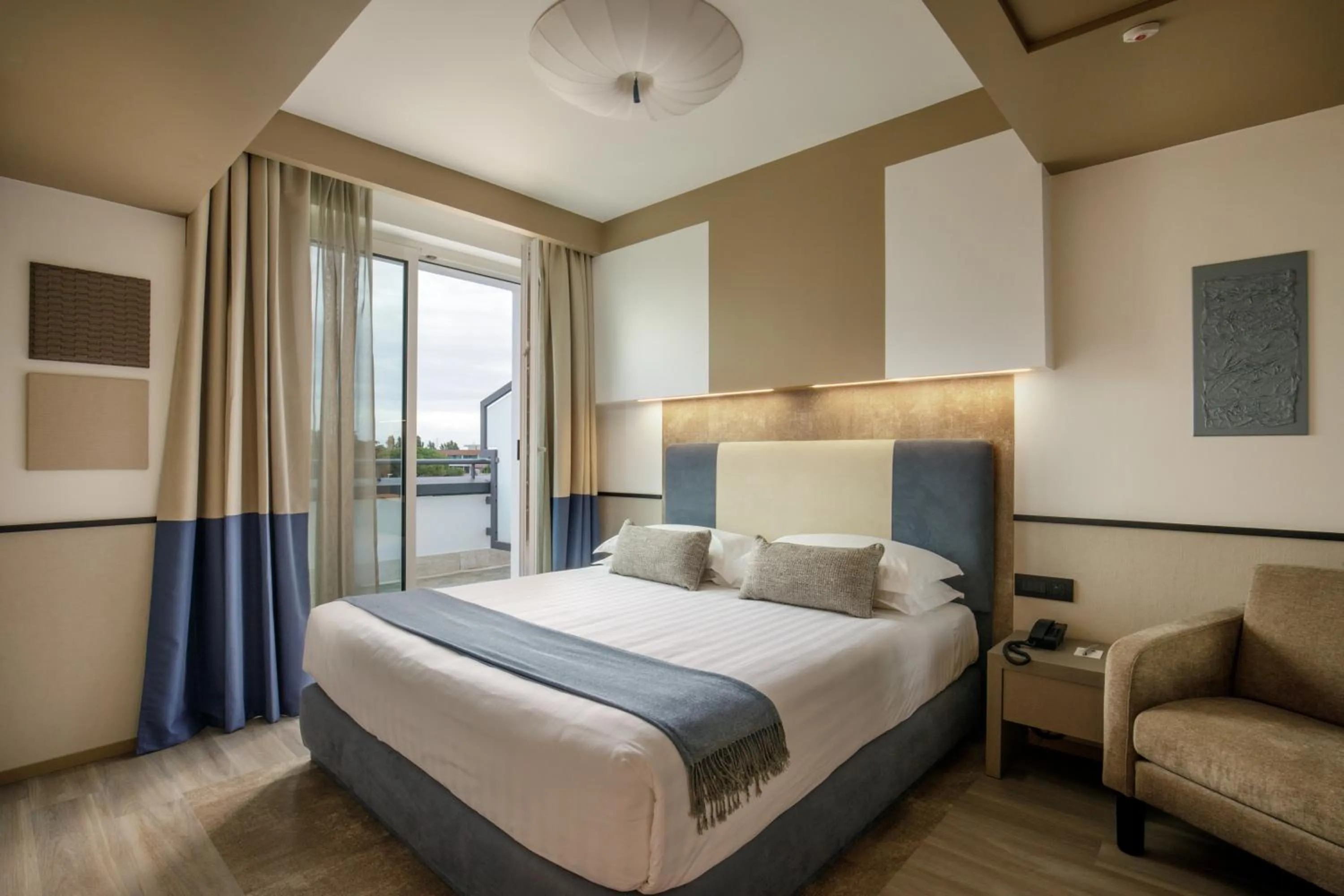 Bed in Hotel Domidea