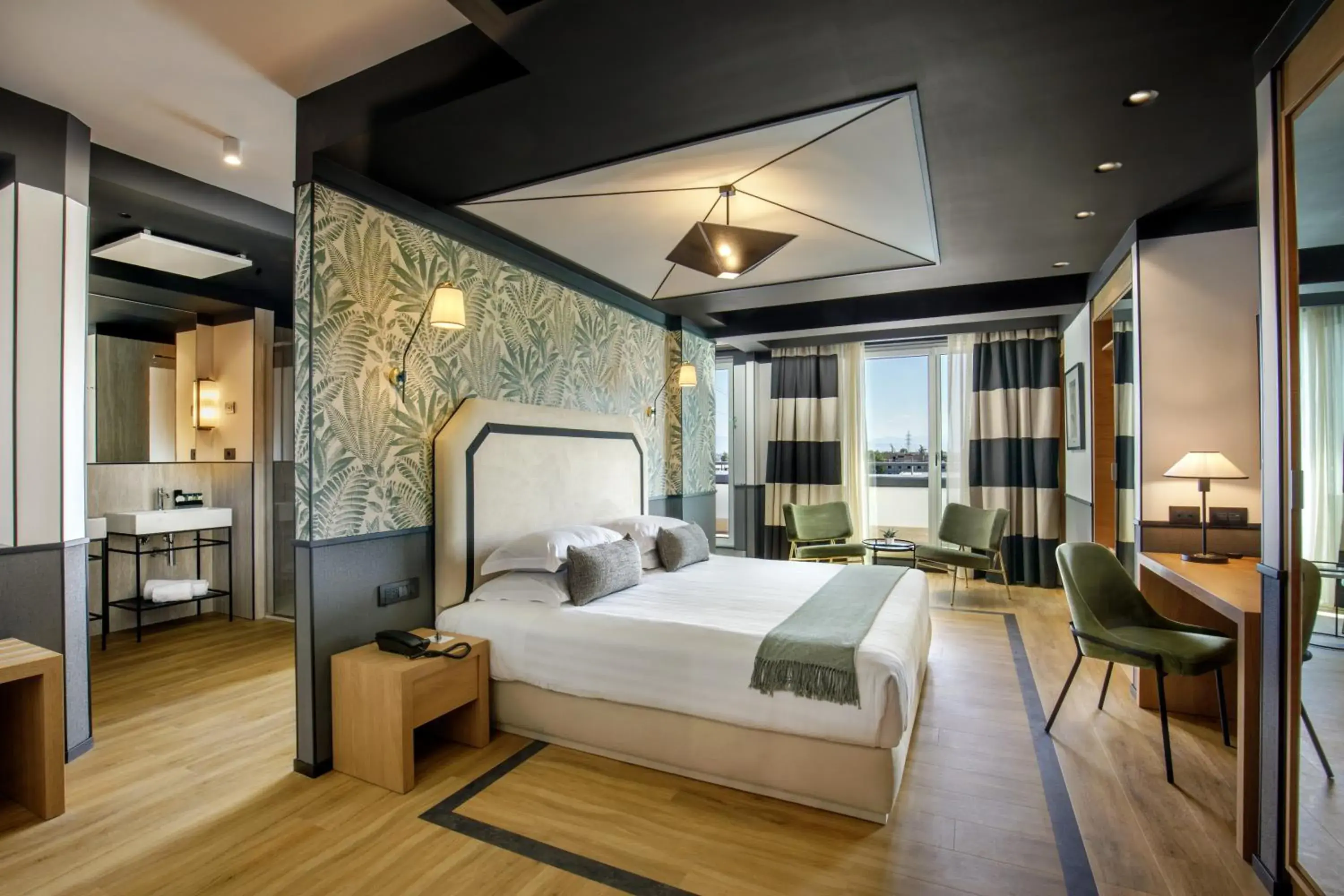 Deluxe Suite with Spa Bath in Hotel Domidea Deluxe Suite with Spa Bath in Hotel Domidea