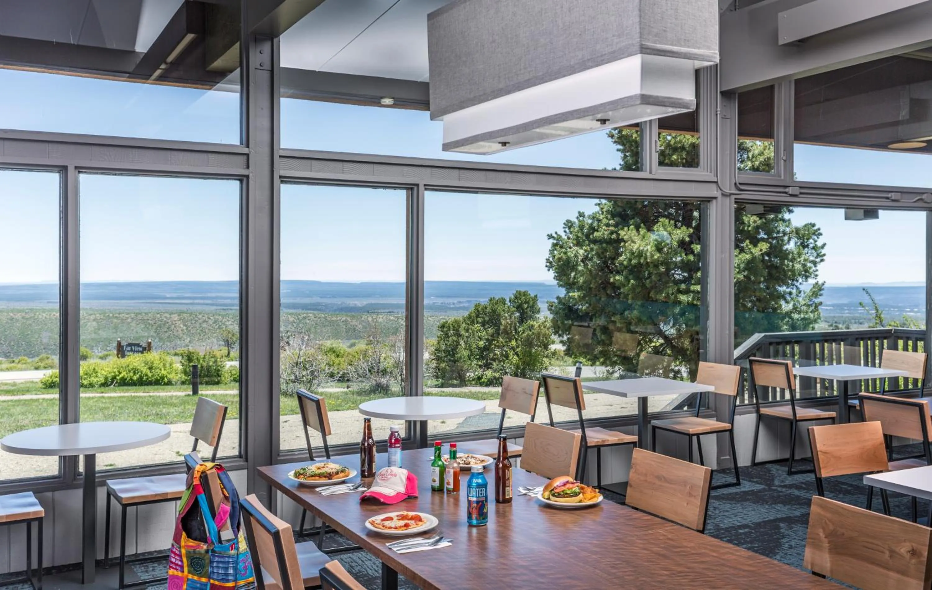 Food and drinks in Far View Lodge