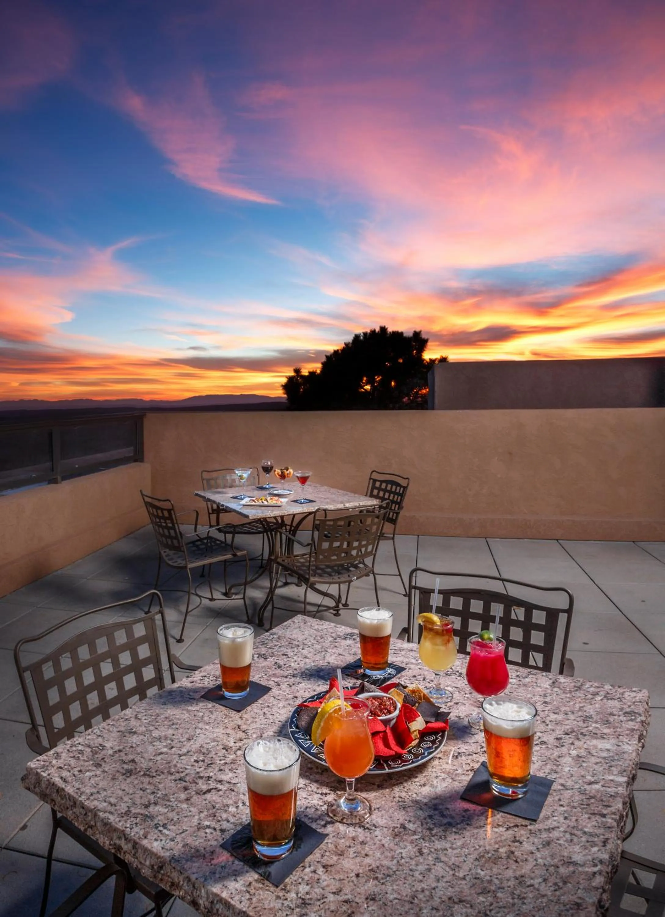 Lounge or bar in Far View Lodge