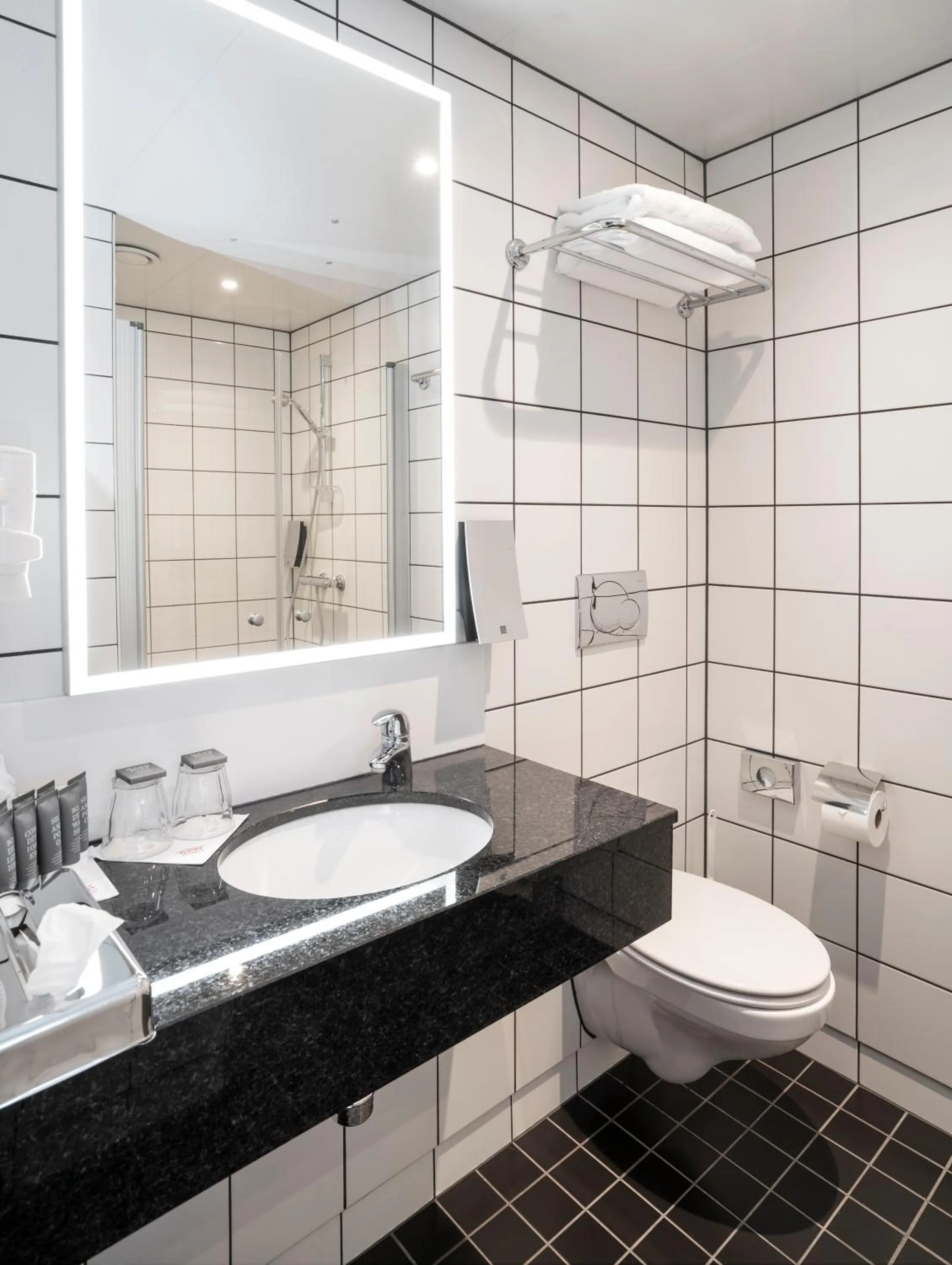 Shower in Thon Hotel Kirkenes