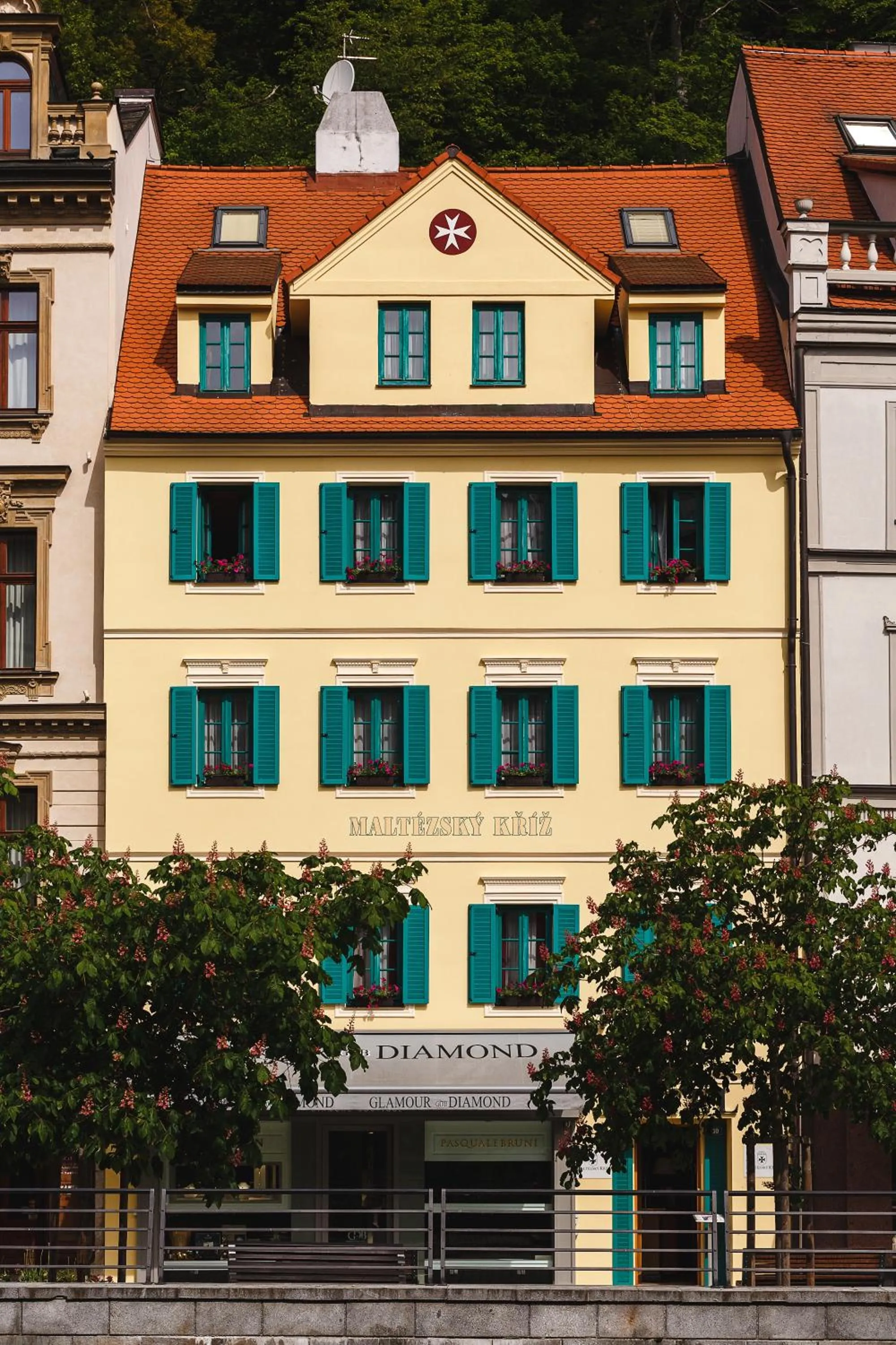 Facade/entrance in Hotel Maltezský Kříž