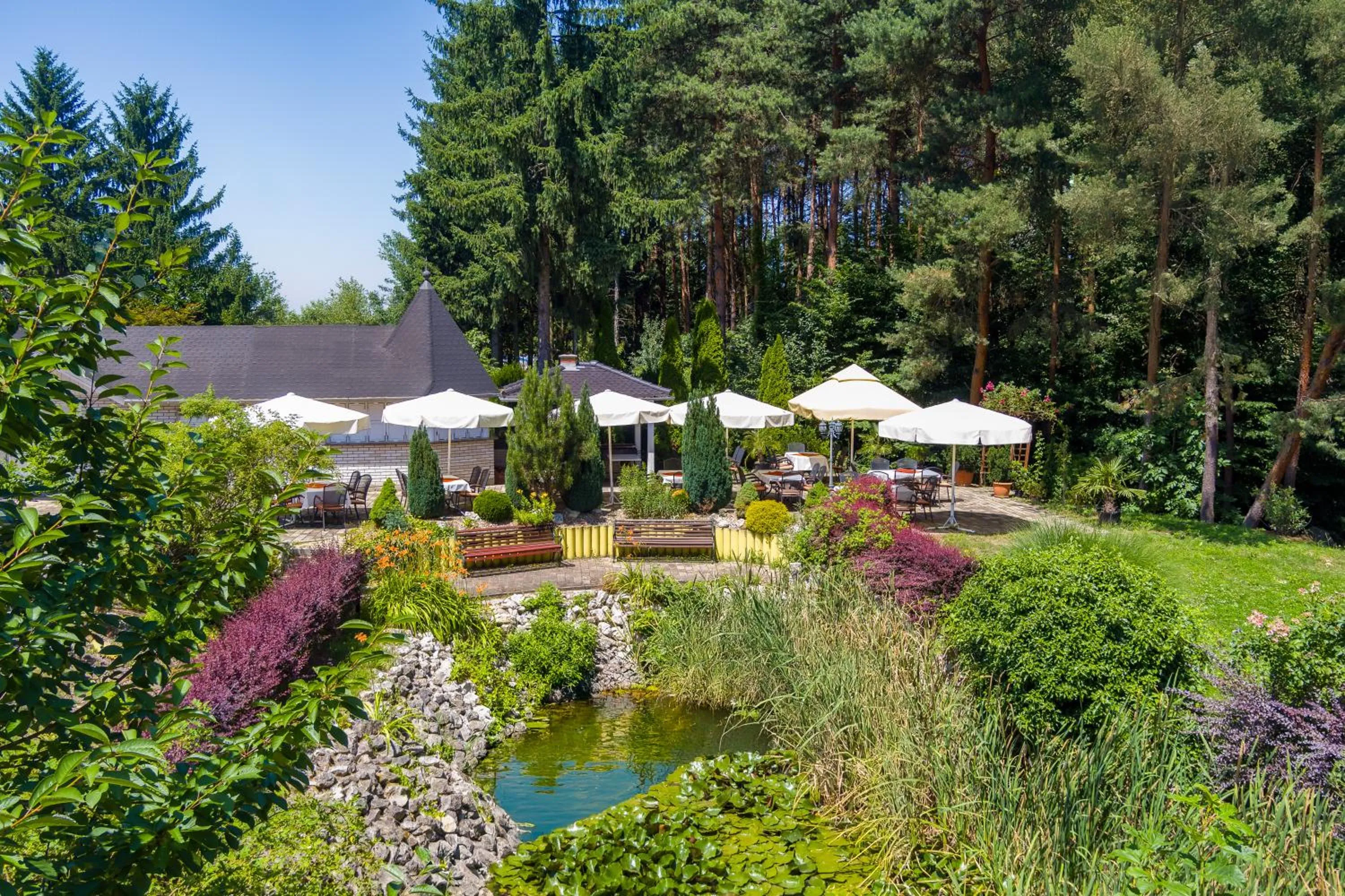Garden in Gosztola Gyöngye-az erdő szállodája