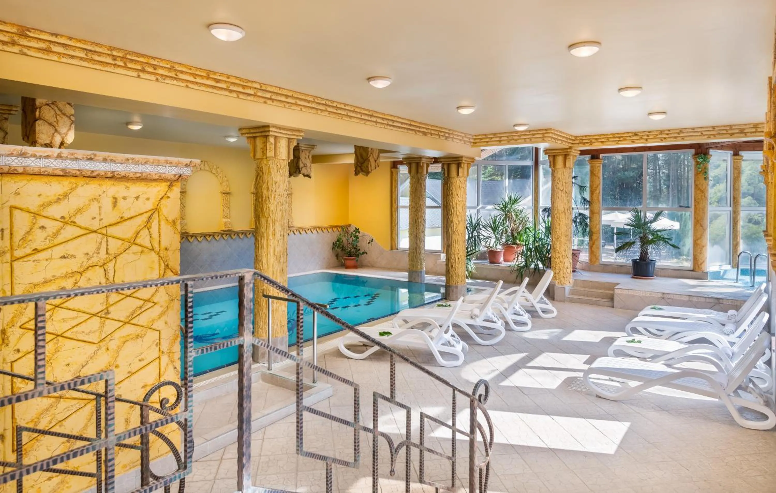 Spa and wellness centre/facilities in Gosztola Gyöngye-az erdő szállodája