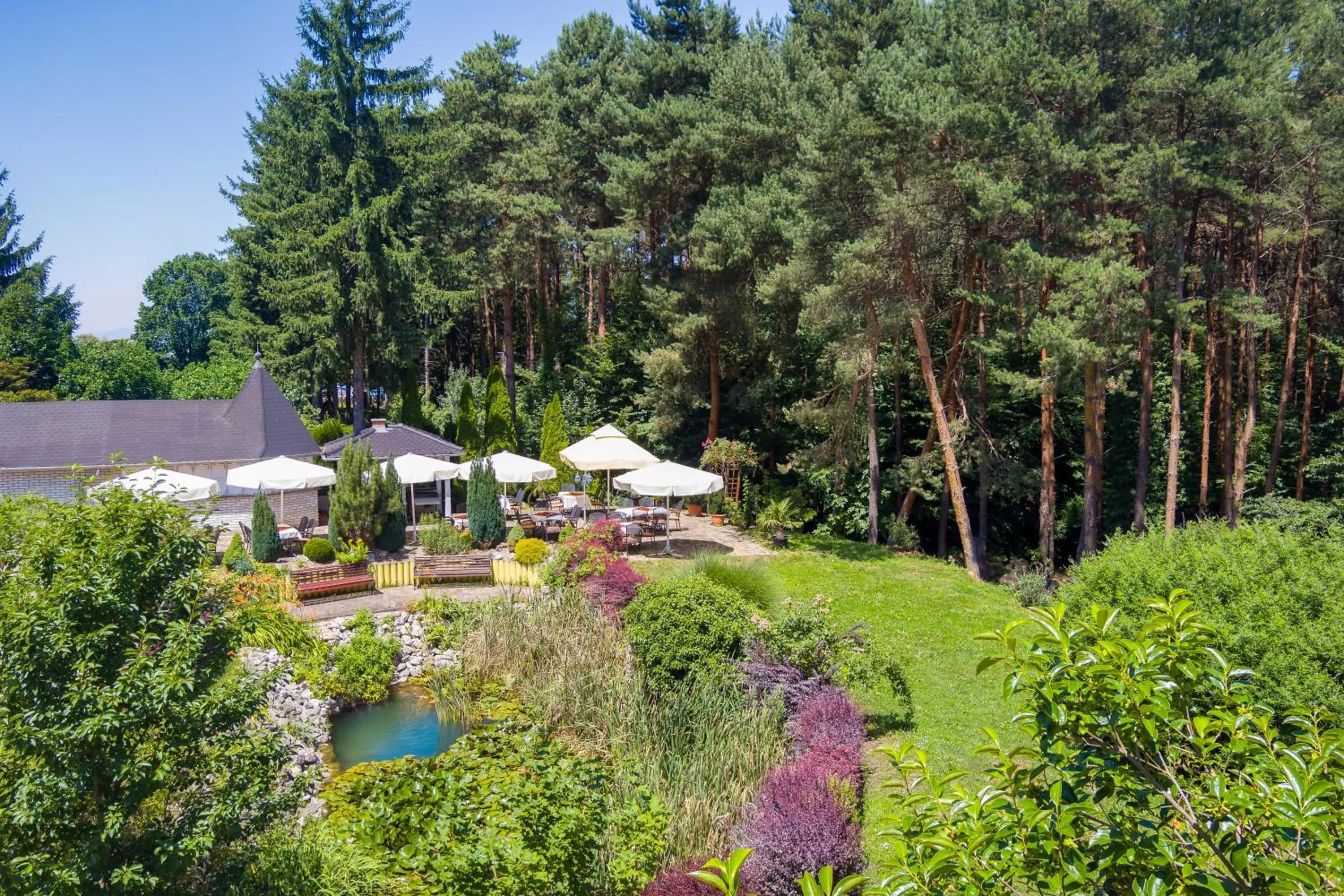 Garden in Gosztola Gyöngye-az erdő szállodája