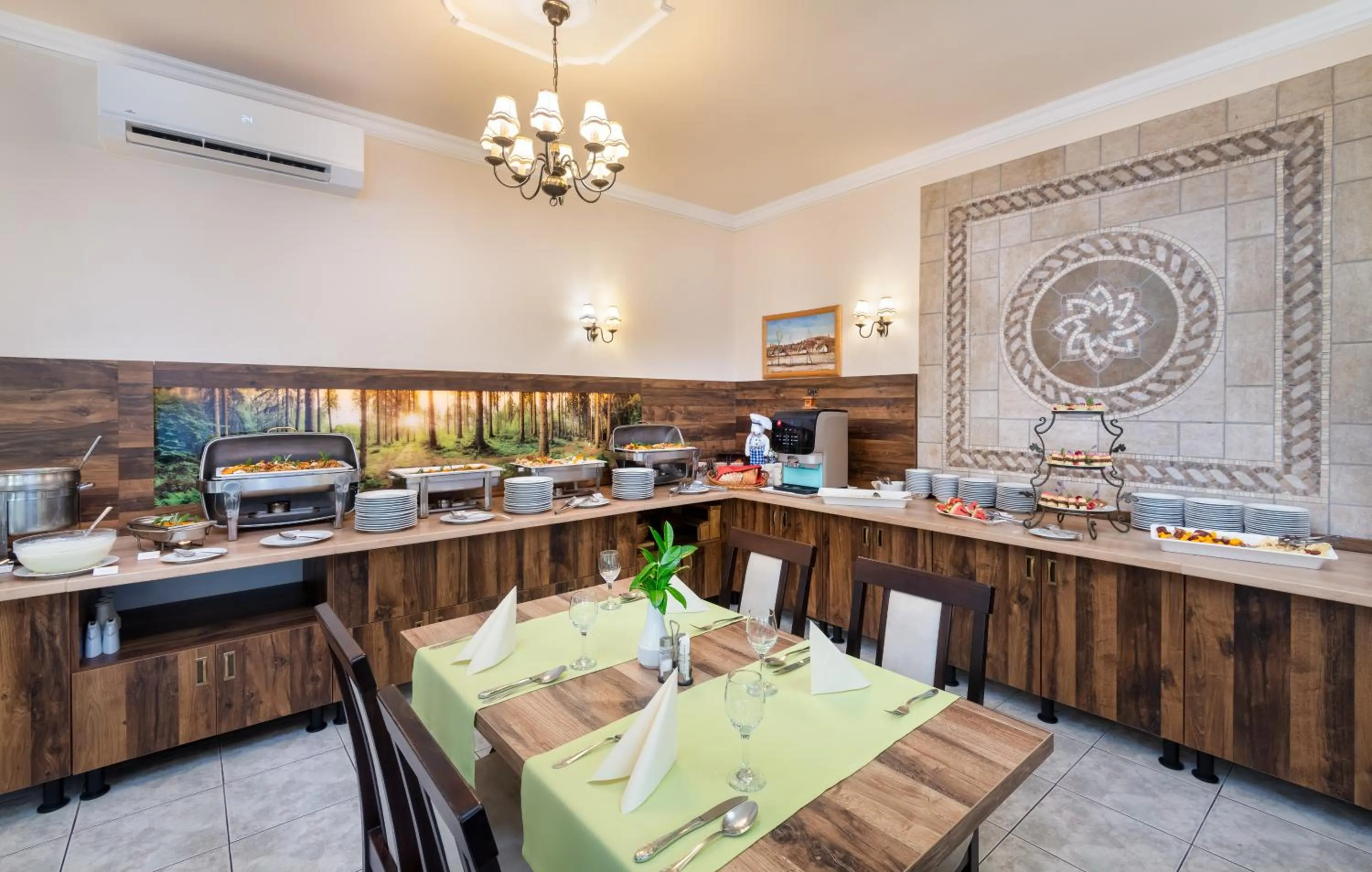 Food and drinks in Gosztola Gyöngye-az erdő szállodája