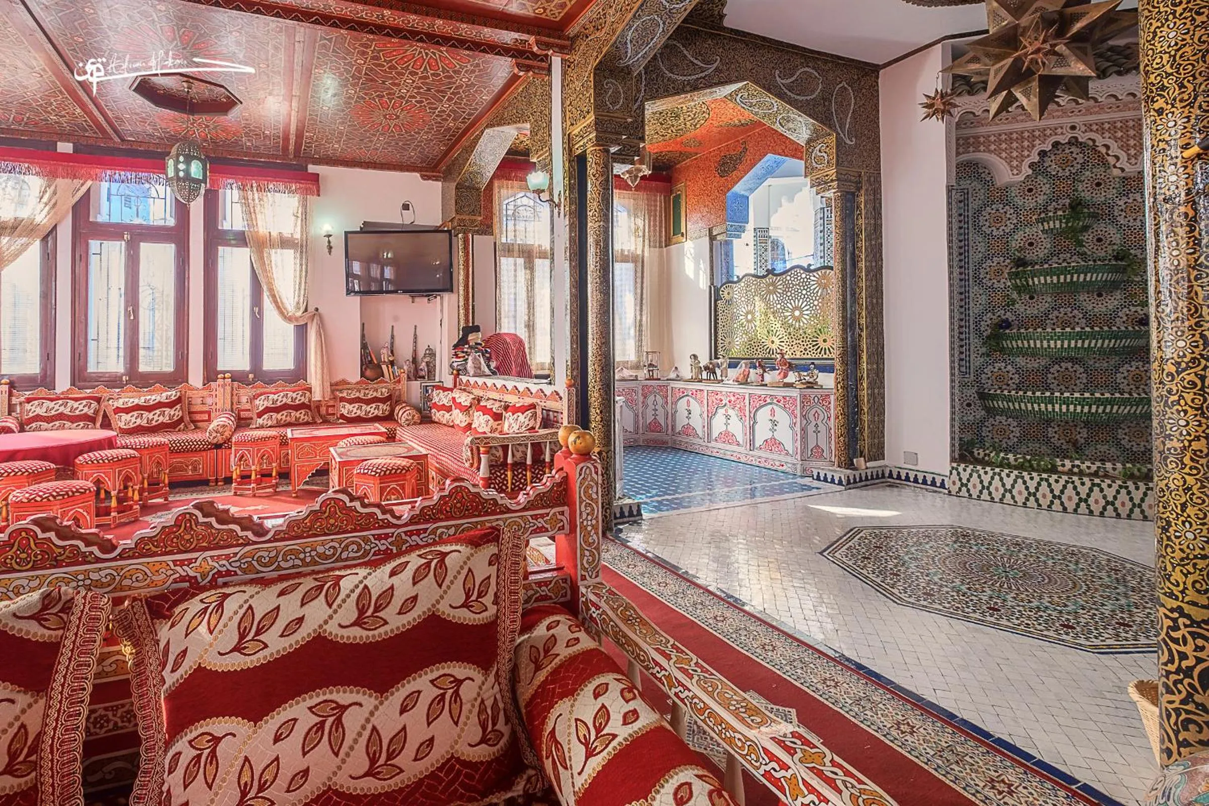 Communal lounge/ TV room in Hotel Madrid