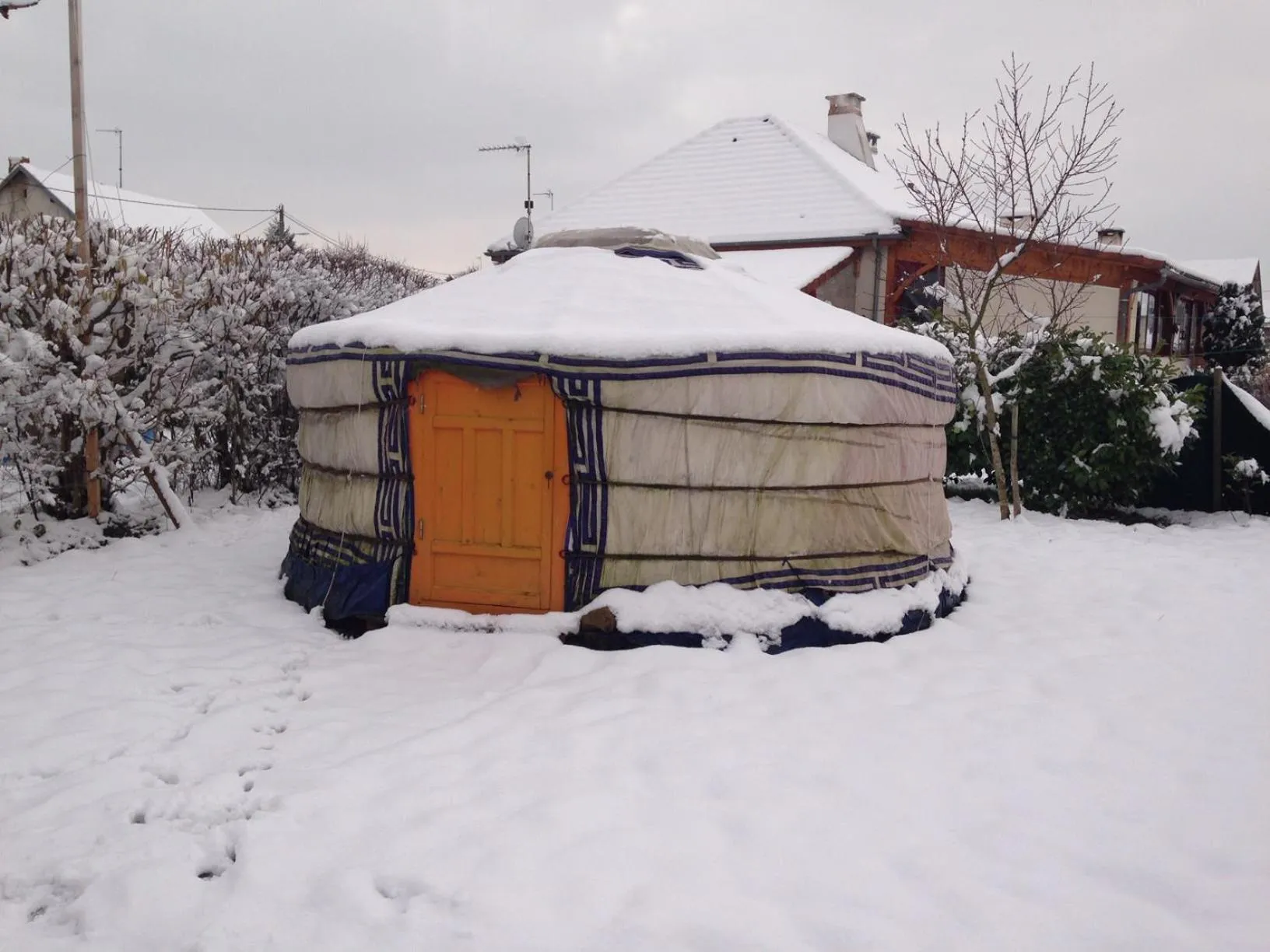 Property building in Yourte mongole