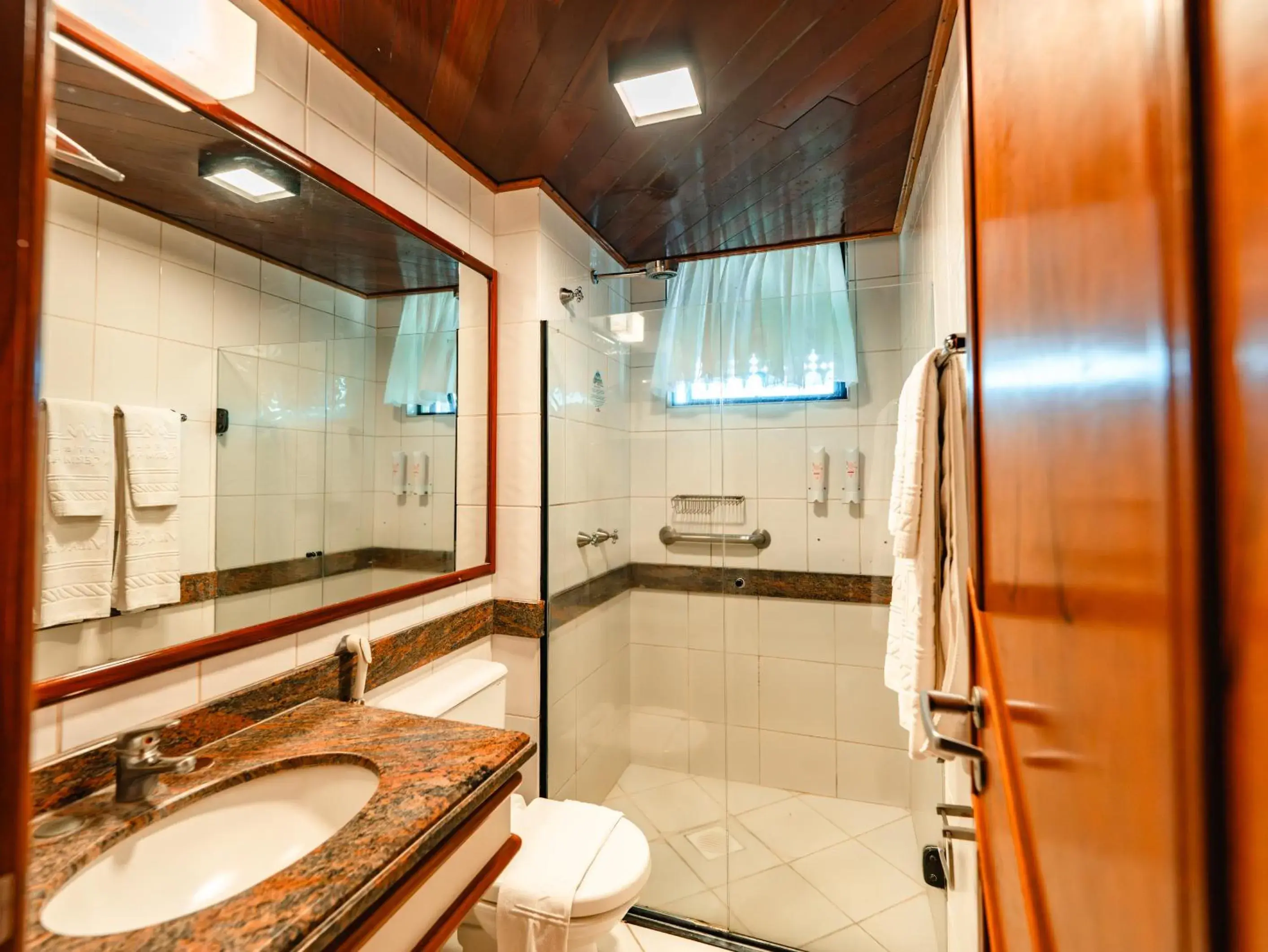 Luxury Triple Room - single occupancy in Hotel Vila Germânica Luxury Triple Room - single occupancy in Hotel Vila Germânica