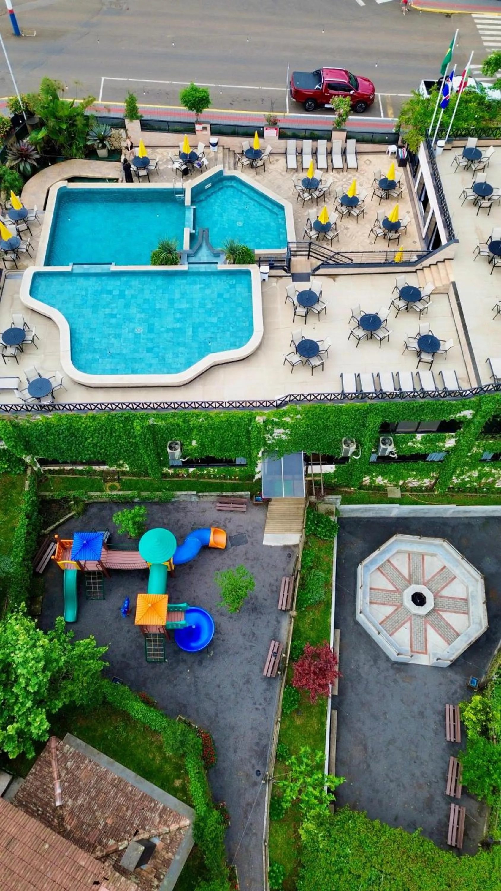 Swimming pool in Hotel Vila Germânica