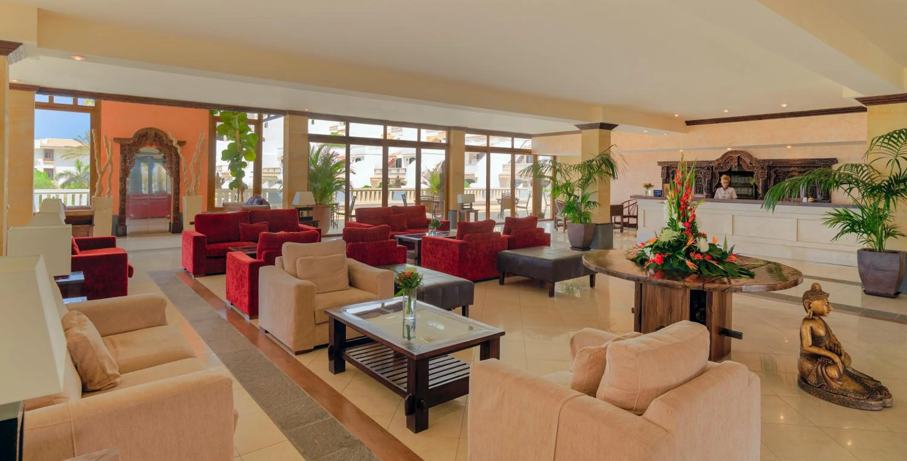 Lobby or reception in Regency Country Club, Apartments Suites