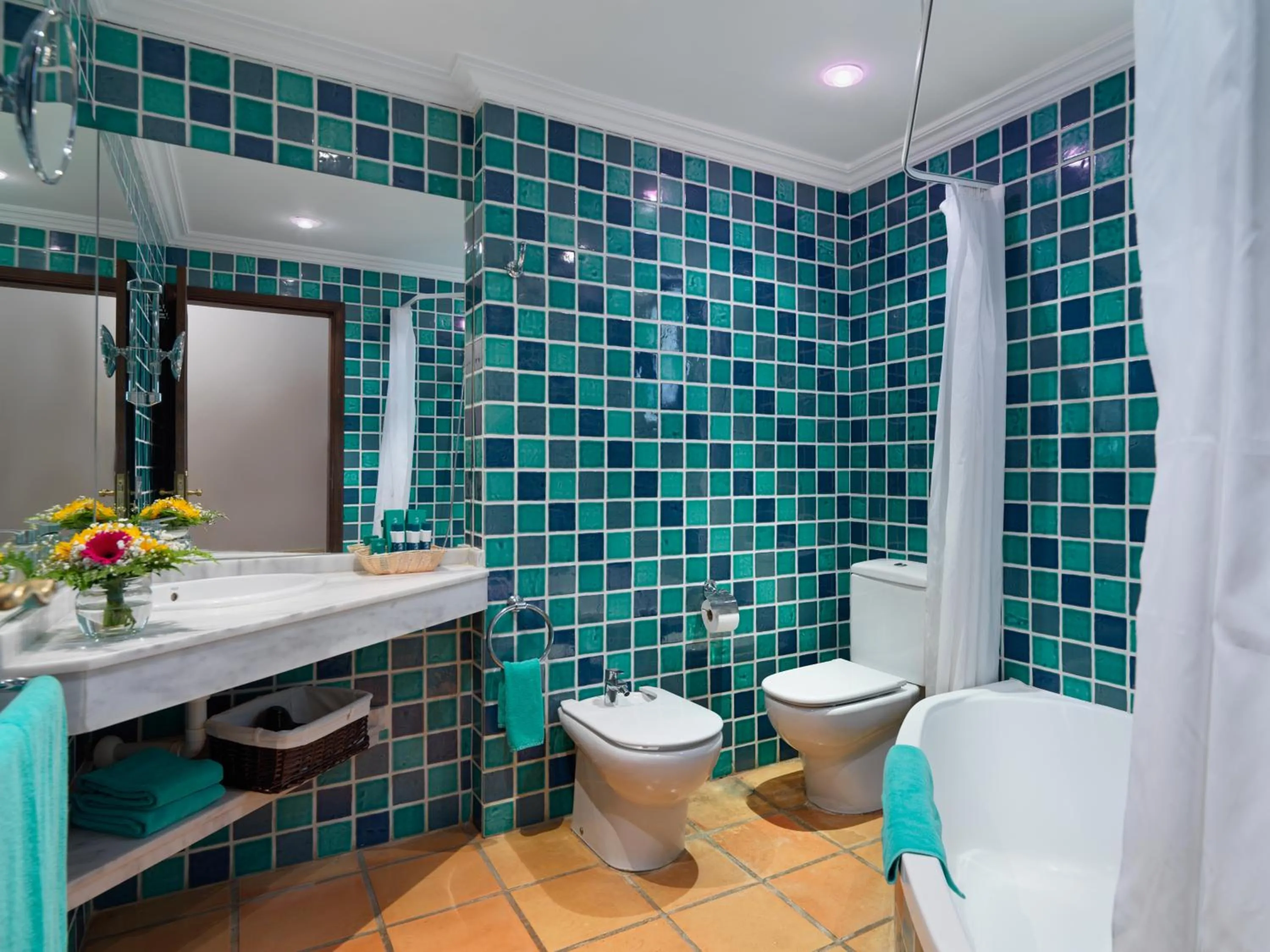 Regency Country Club, Apartments Suites