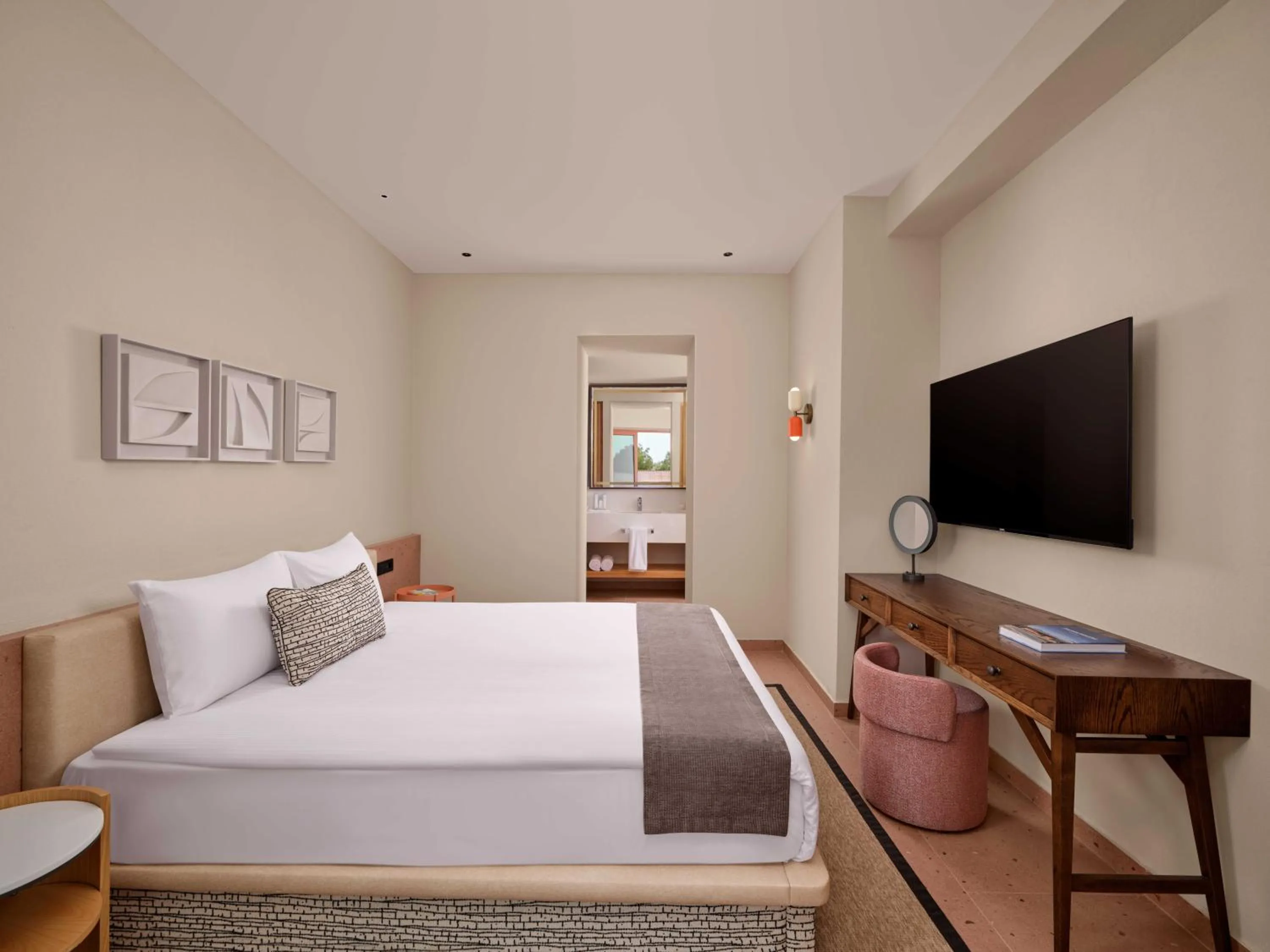 Bedroom, Bed in Paloma Grida