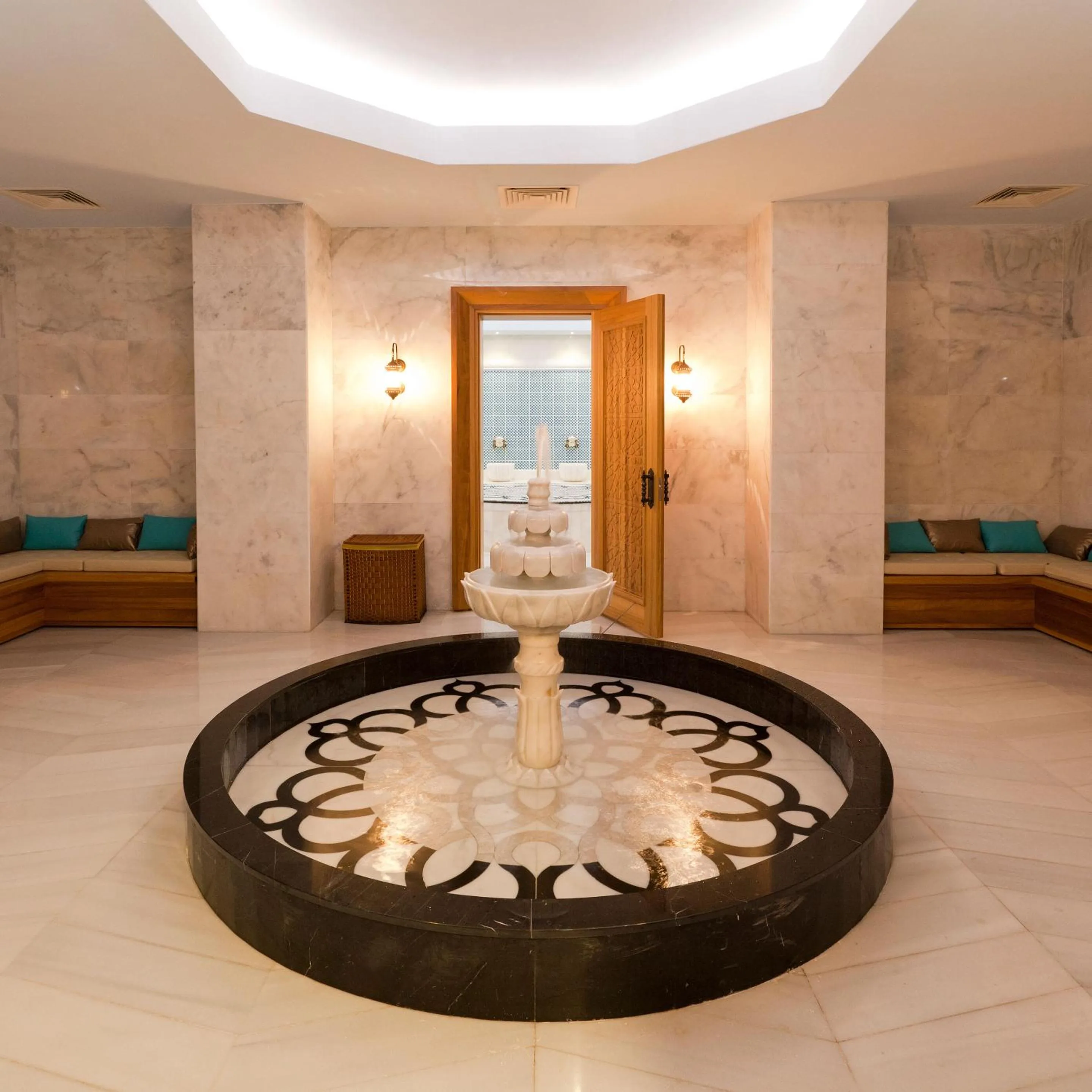 Public Bath in Paloma Oceana