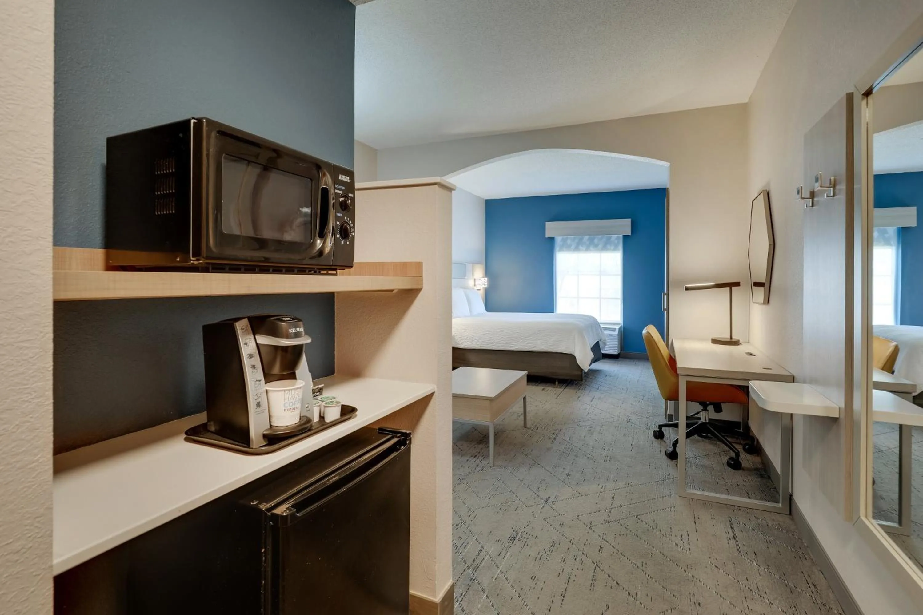 Photo of the whole room, Bed in Holiday Inn Express & Suites Orangeburg by IHG