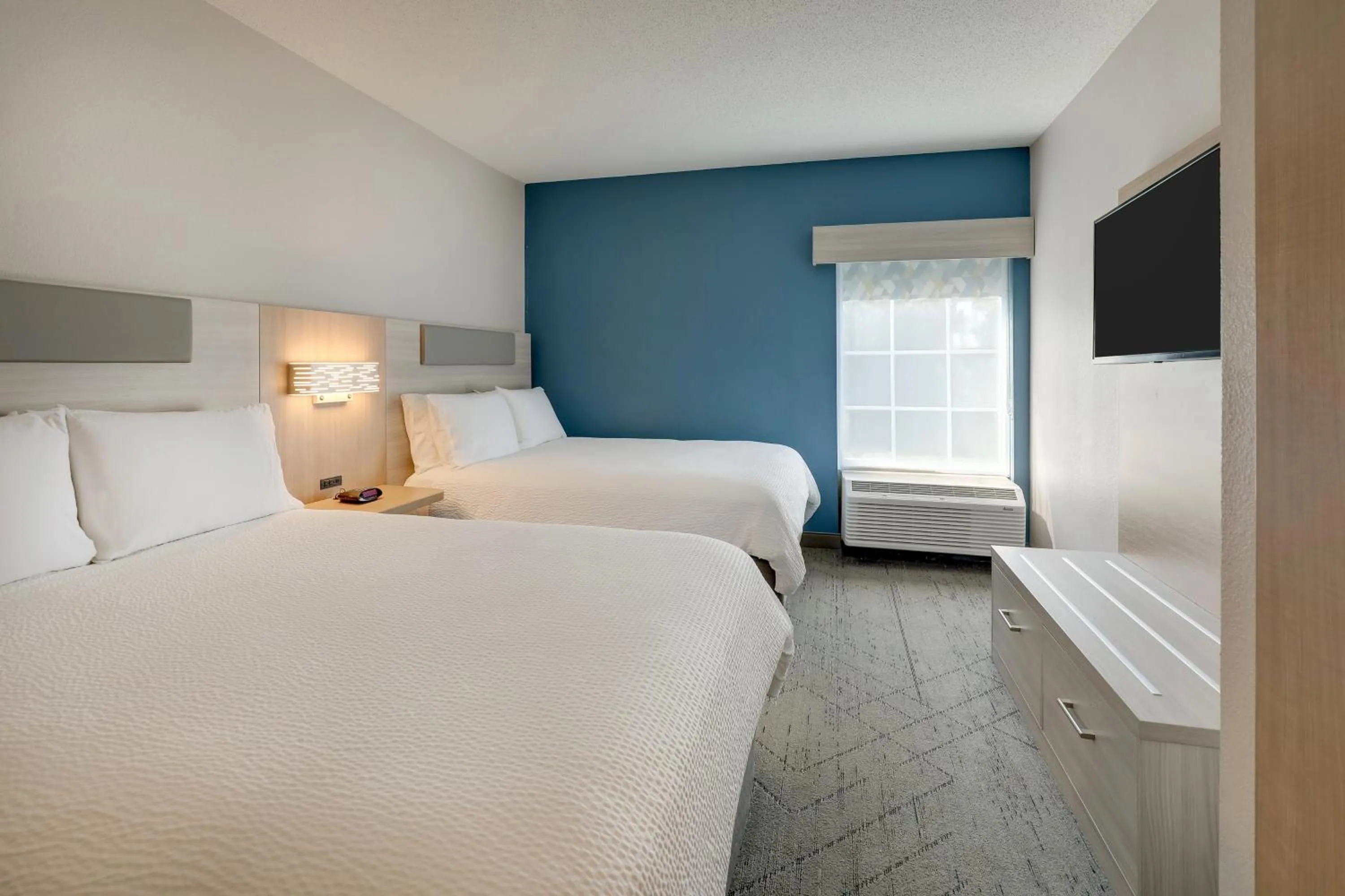Photo of the whole room, Bed in Holiday Inn Express & Suites Orangeburg by IHG