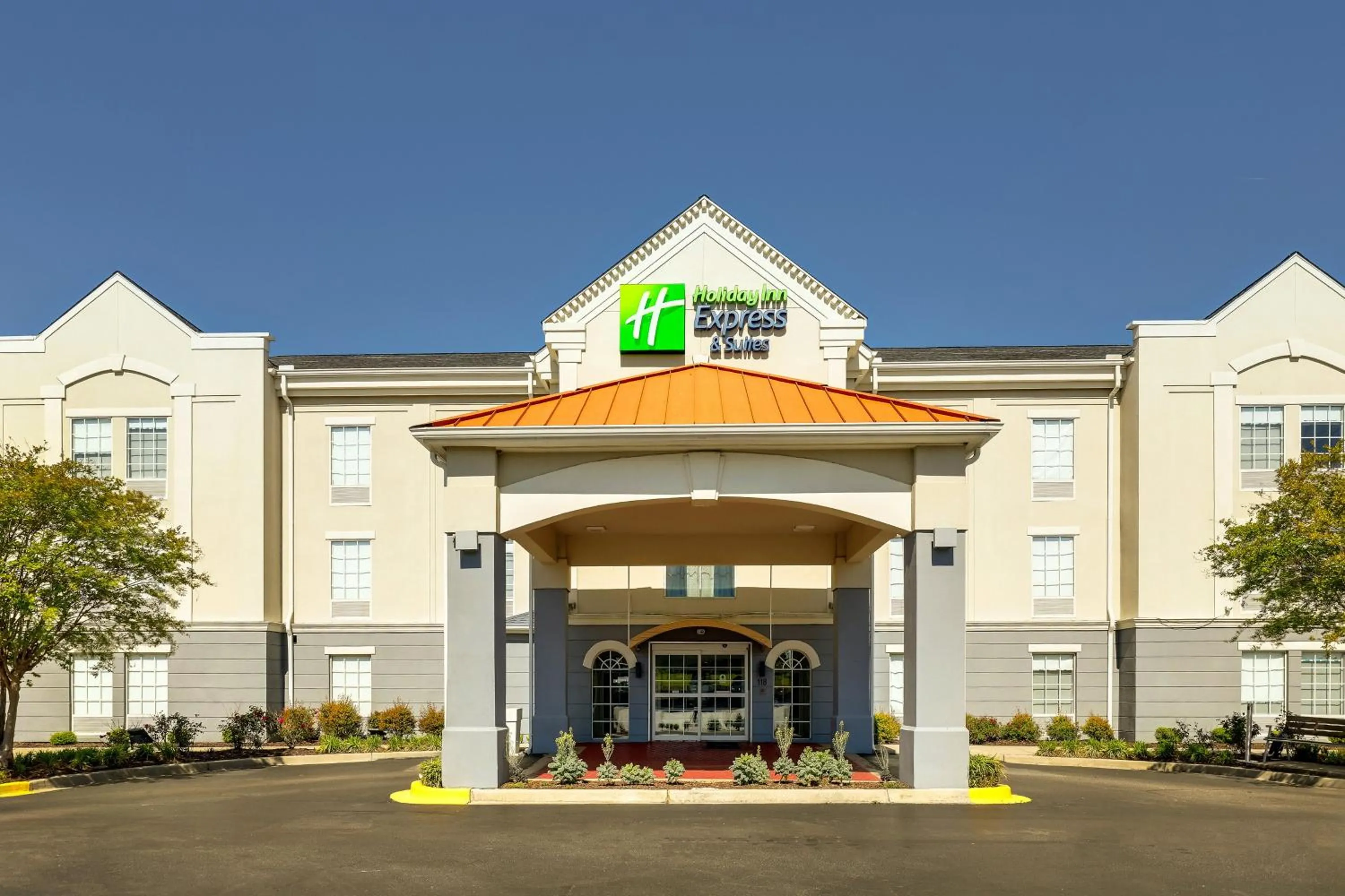 Property building in Holiday Inn Express & Suites Orangeburg by IHG