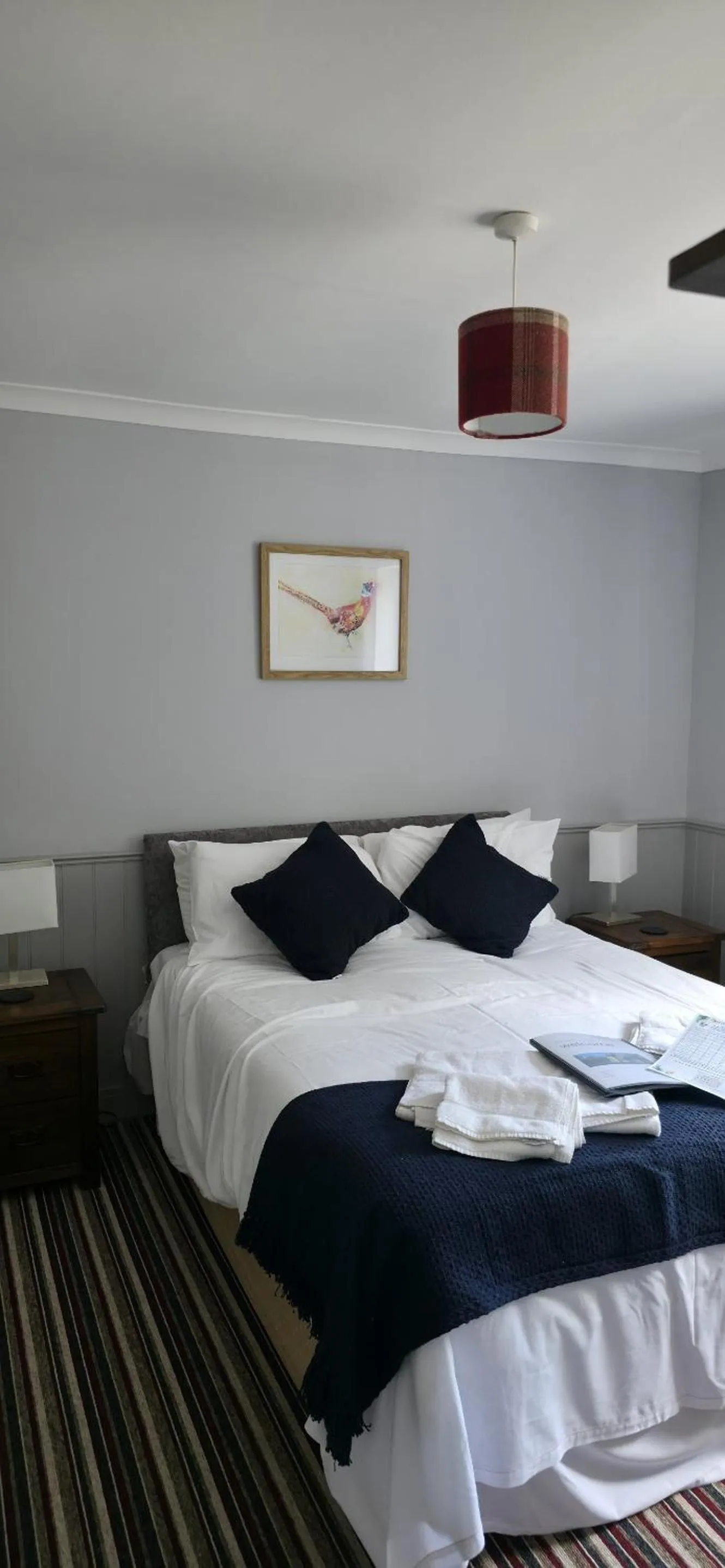 Bedroom, Bed in The Benett Arms