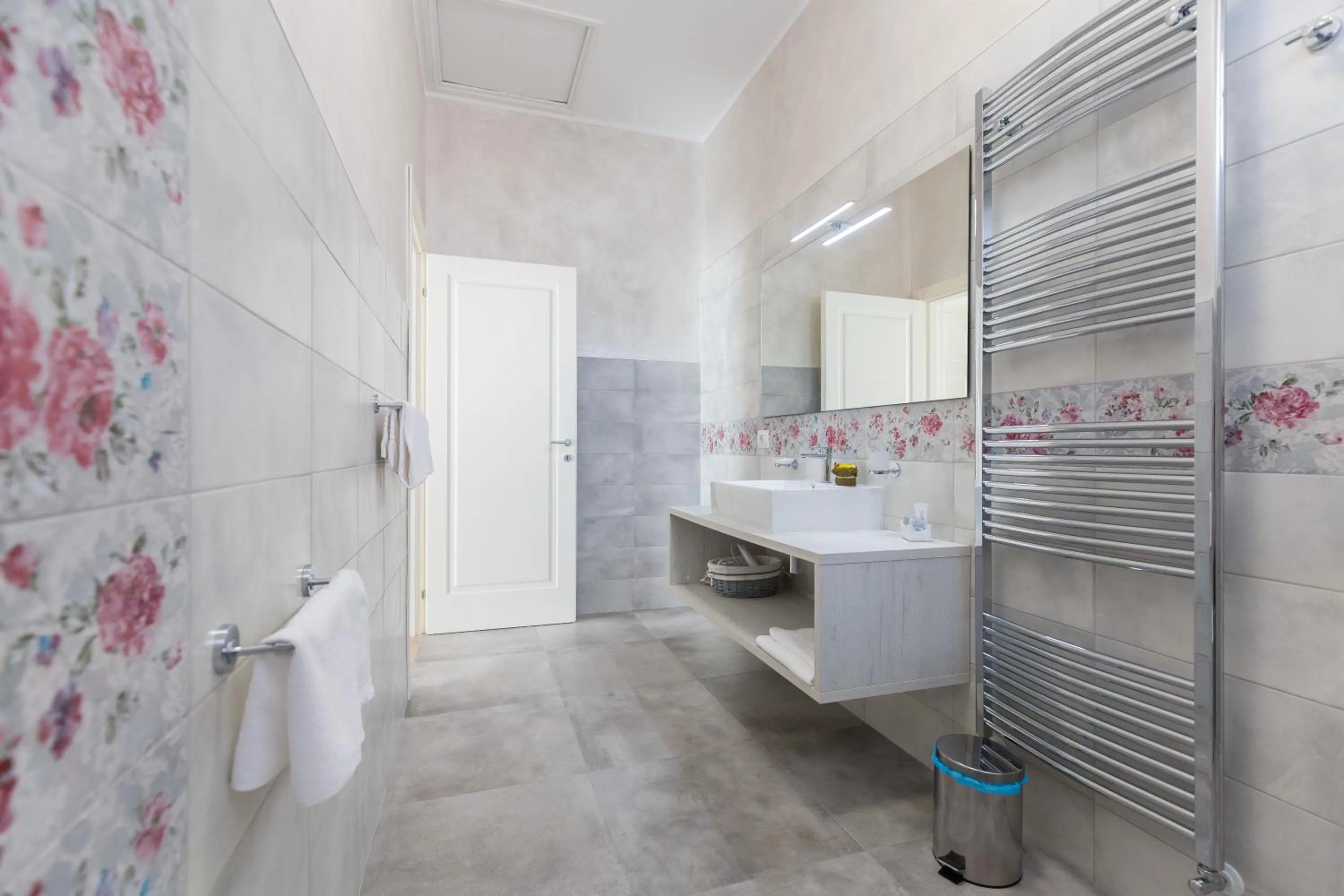 Toilet in Villa Cavour